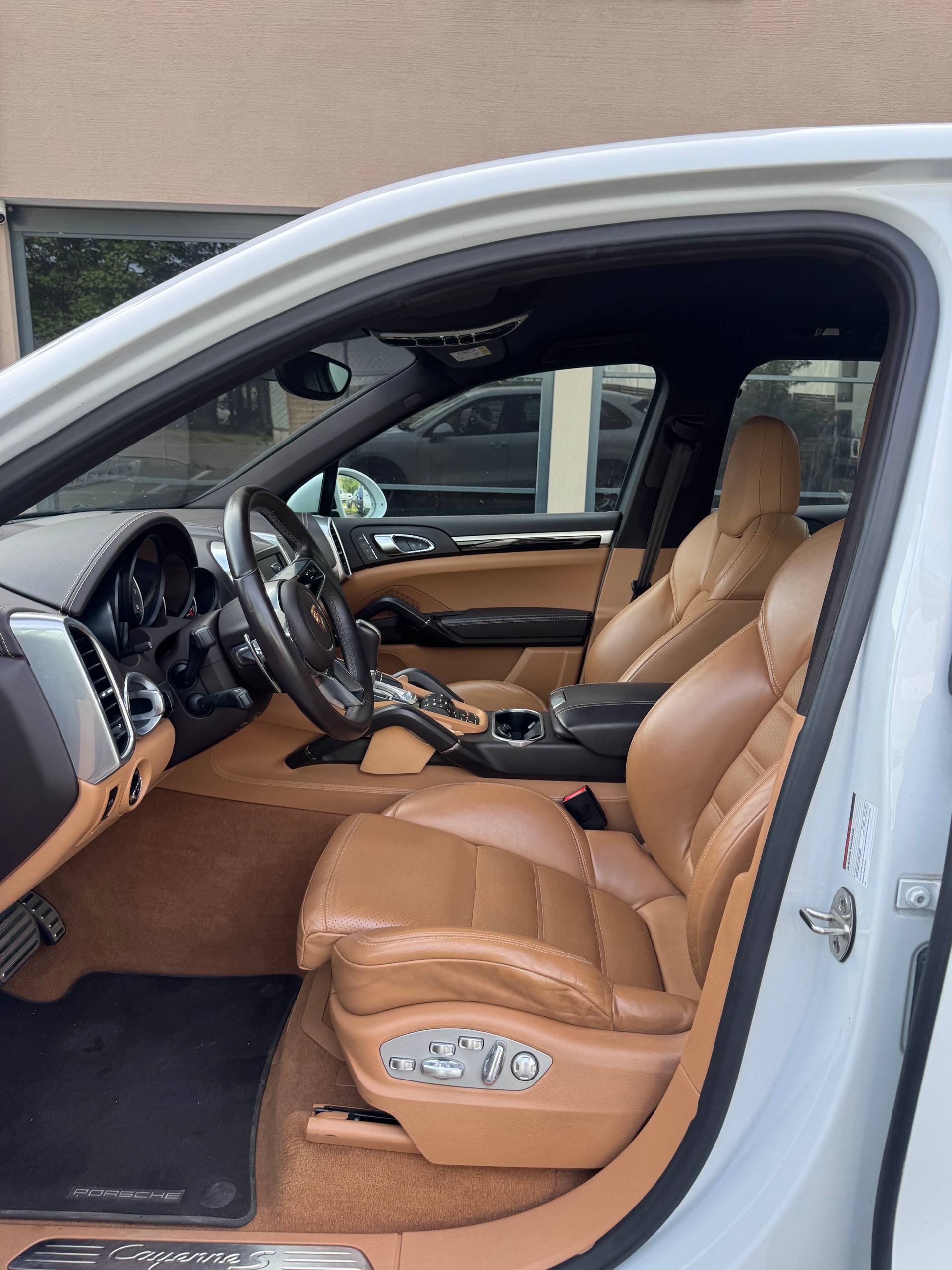 PORSCHE Cayenne S-image-8