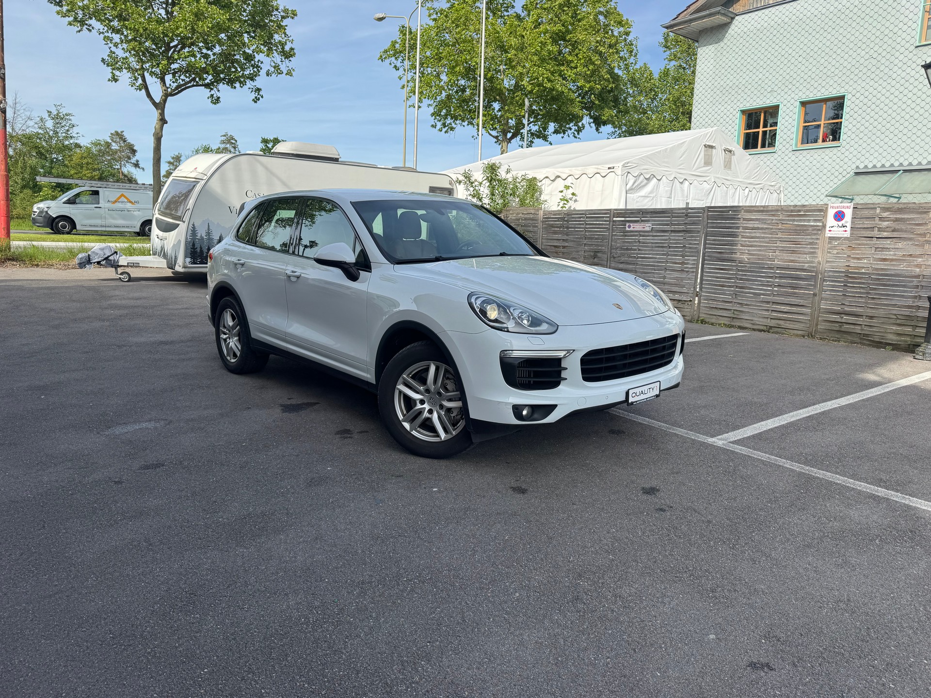 PORSCHE Cayenne S-showroom-element-1