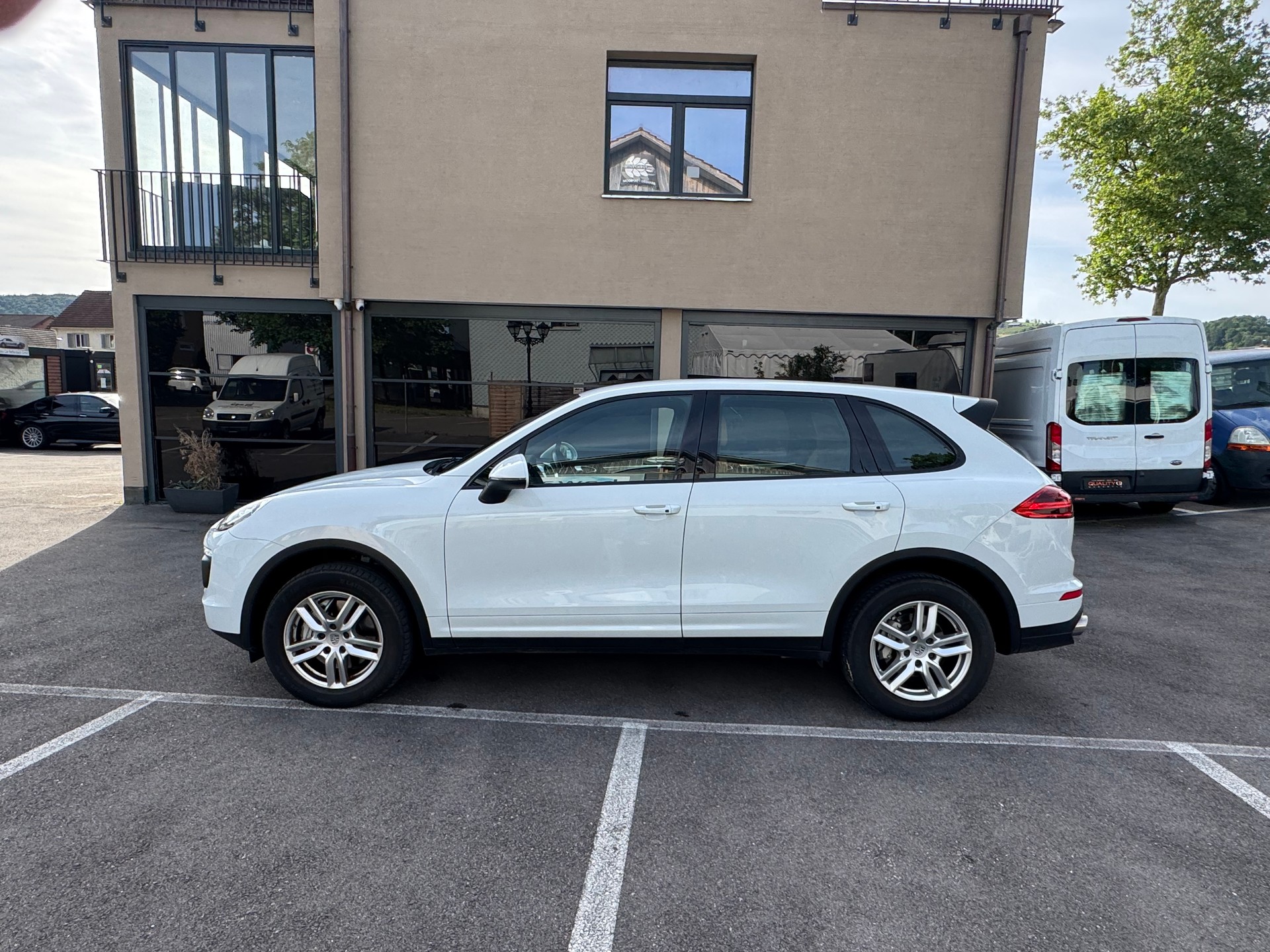 PORSCHE Cayenne S-showroom-element-3