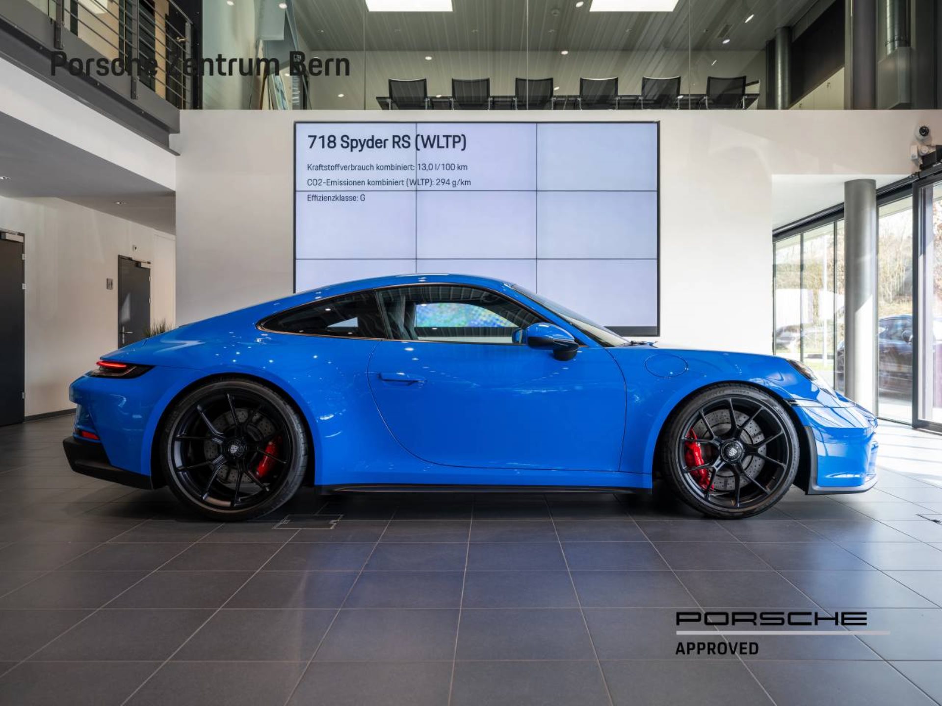 PORSCHE 911 GT3 mit Touring-Paket-showroom-element-1