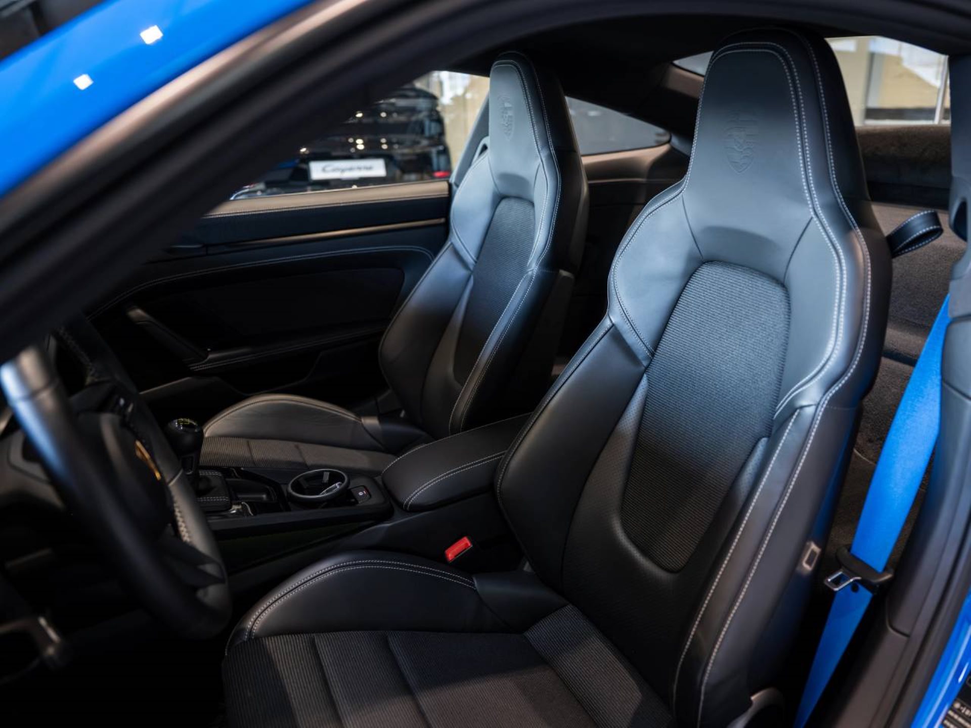 PORSCHE 911 GT3 mit Touring-Paket-image-4