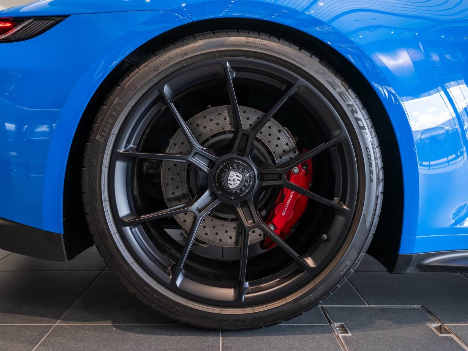 PORSCHE 911 GT3 mit Touring-Paket-image-28
