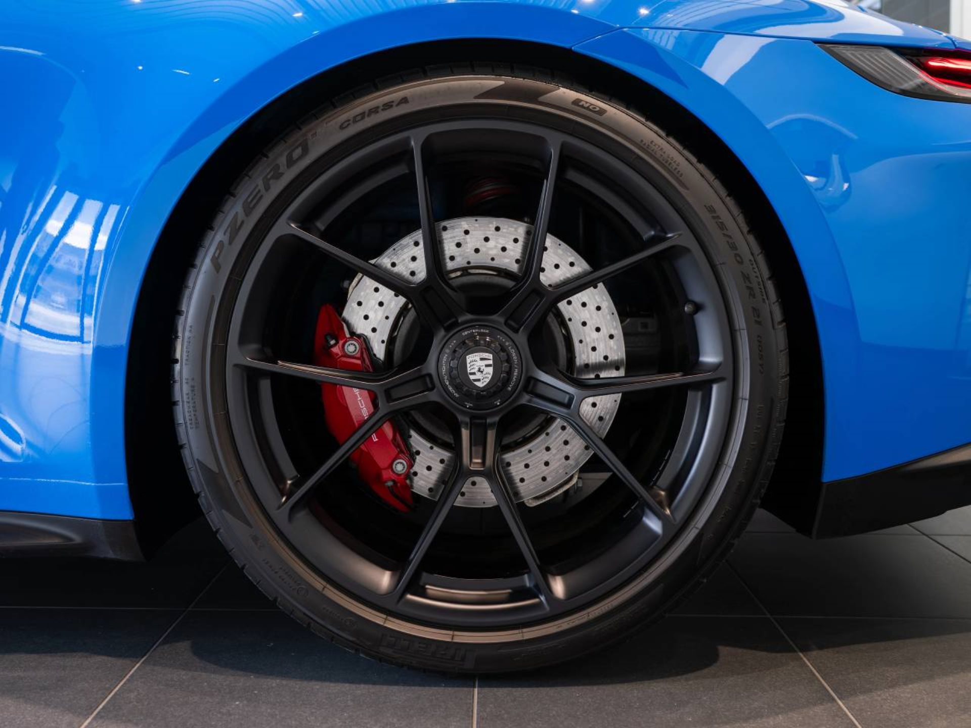 PORSCHE 911 GT3 mit Touring-Paket-image-27