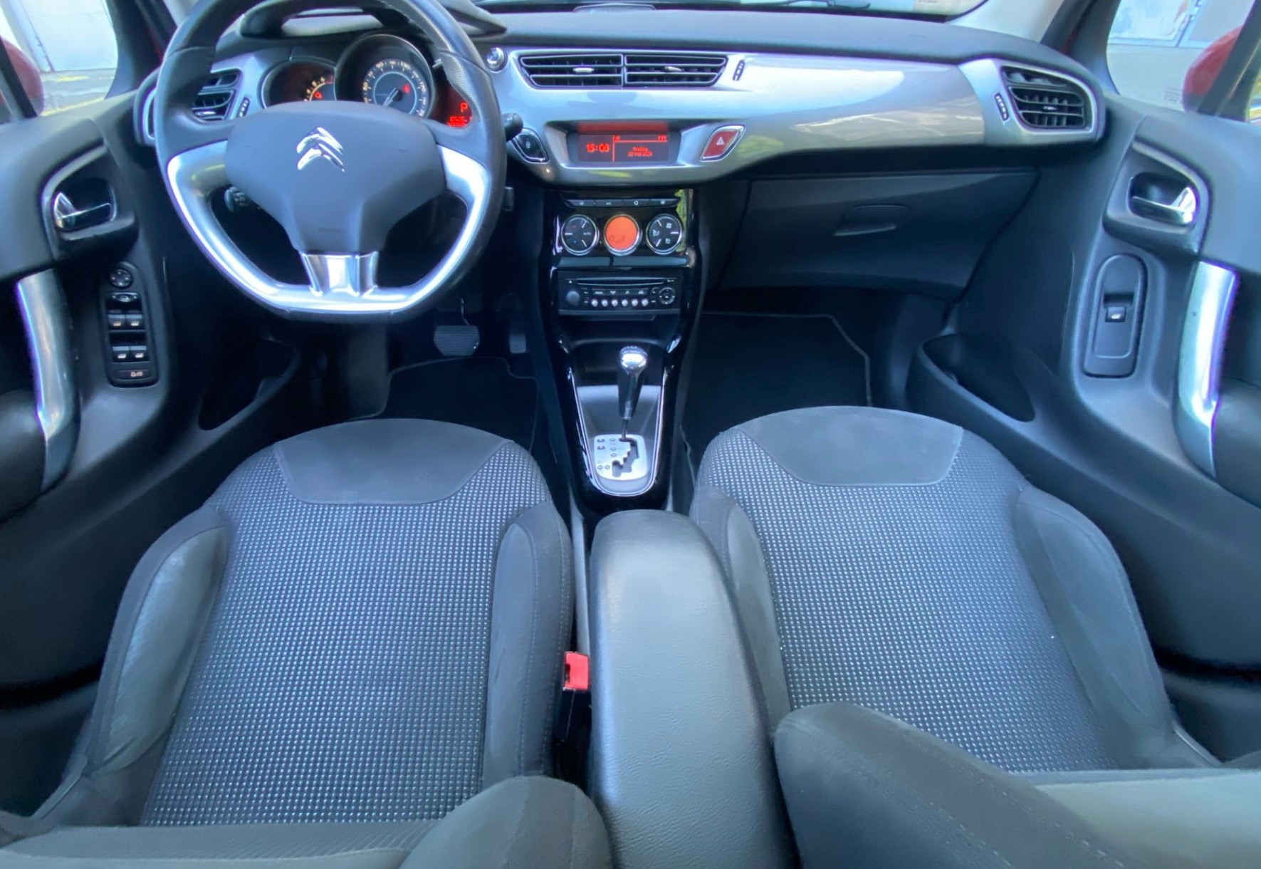 CITROEN C3 1.6i 16V Exclusive Automatic-image-7
