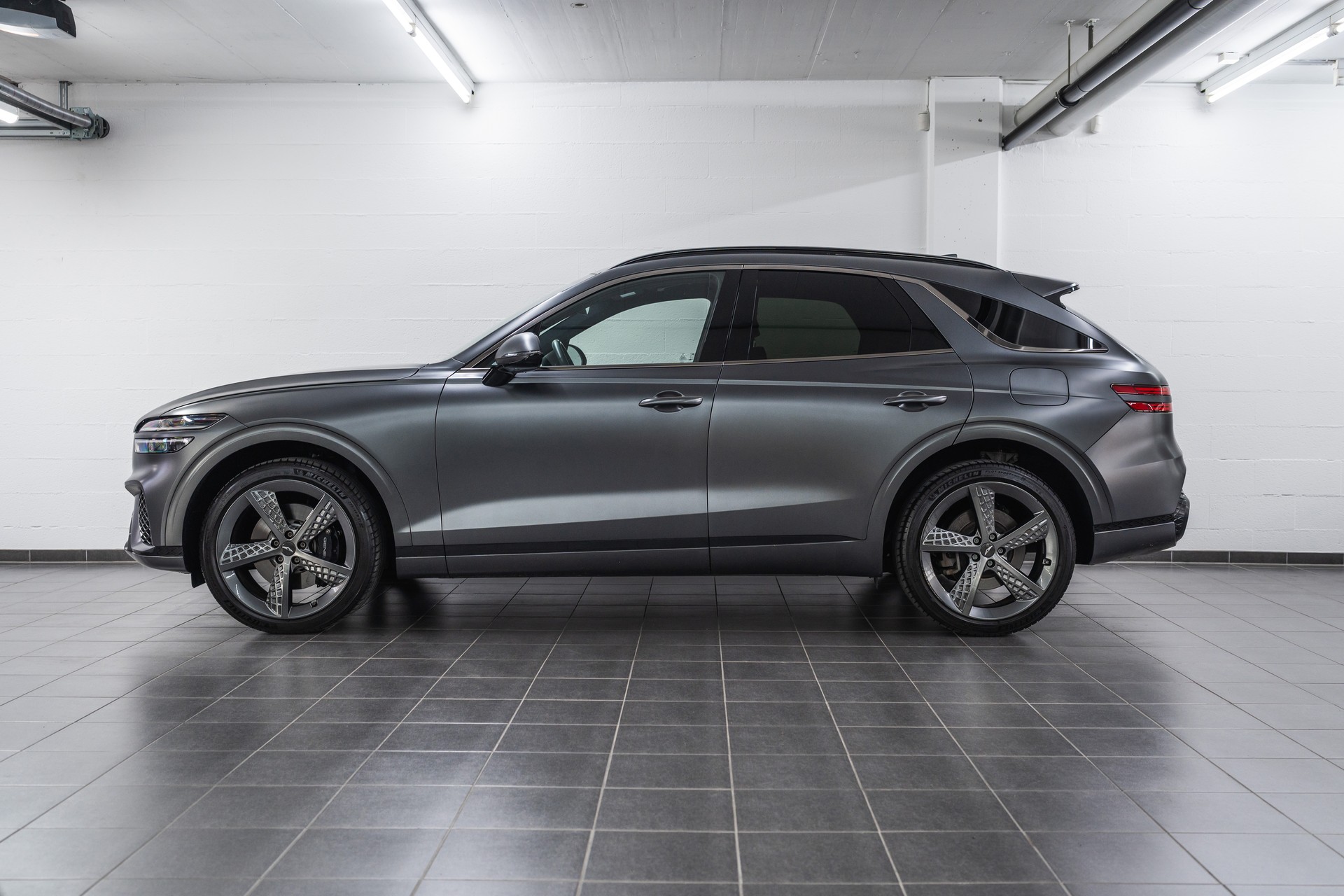 GENESIS GV70 2.5 TGDI Sport AT8 AWD-showroom-element-3