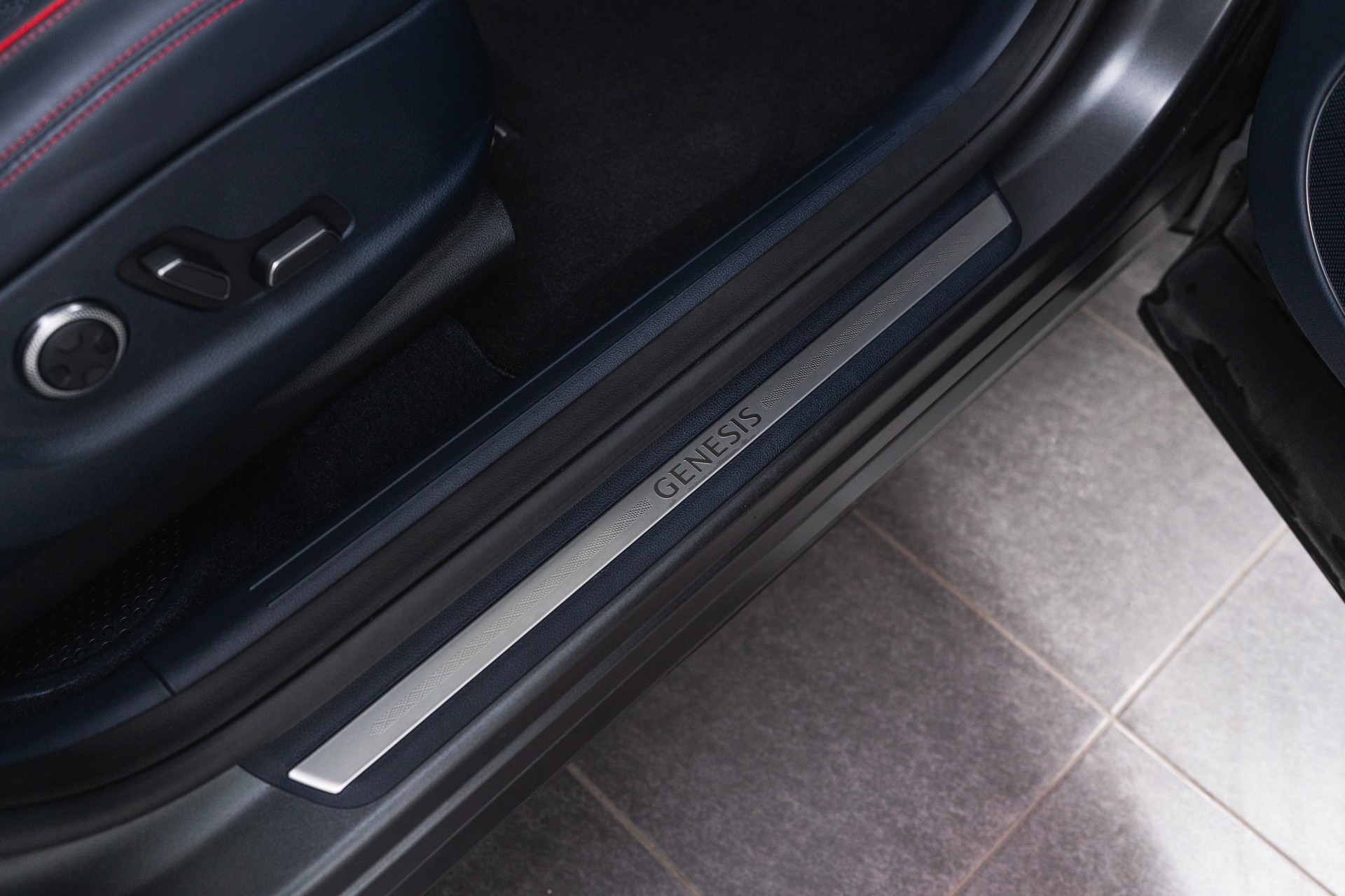 GENESIS GV70 2.5 TGDI Sport AT8 AWD-image-16