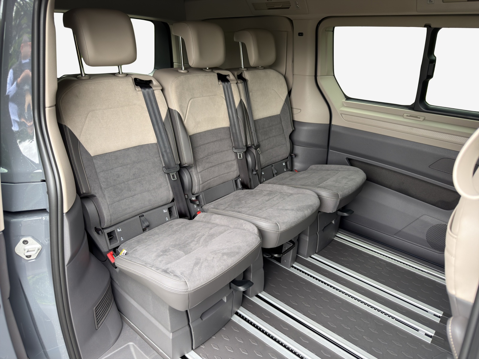 VW California 2.0 TDI Beach Tour Liberty-image-15