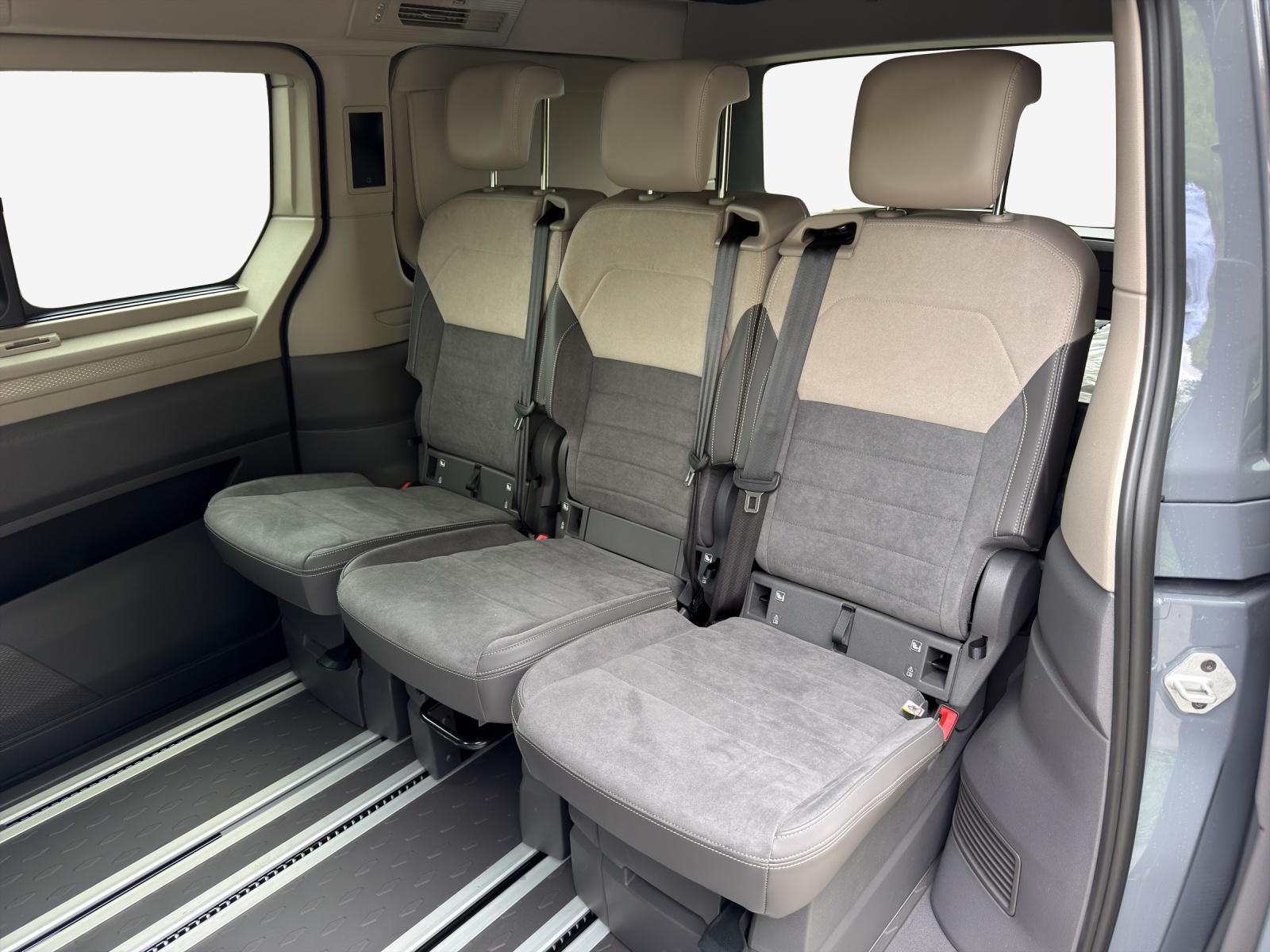 VW California 2.0 TDI Beach Tour Liberty-image-11