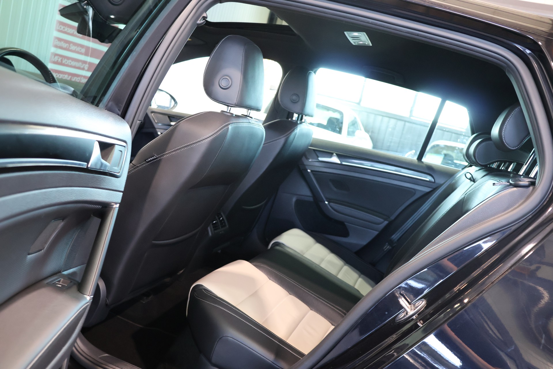VW Golf 2.0 TSI R 4Motion DSG-image-14