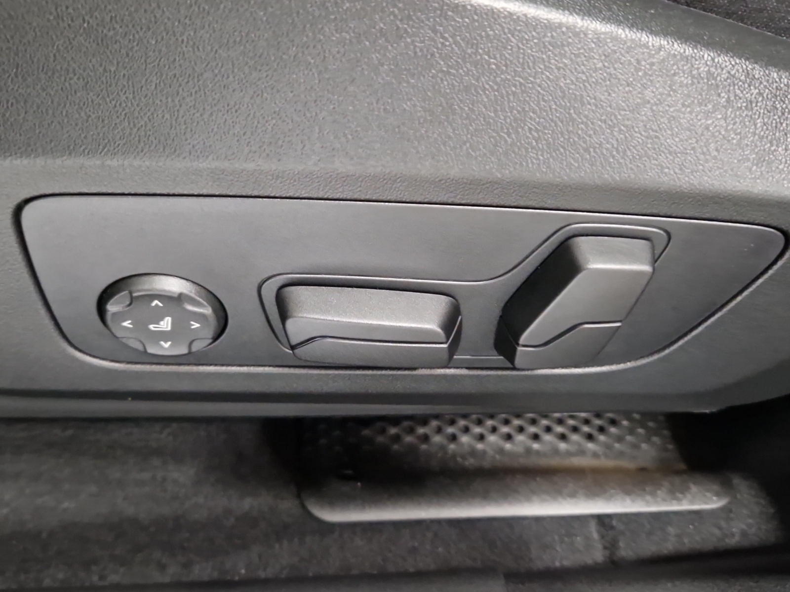 BMW X1 xDrive 23i 48V M Sport-image-8