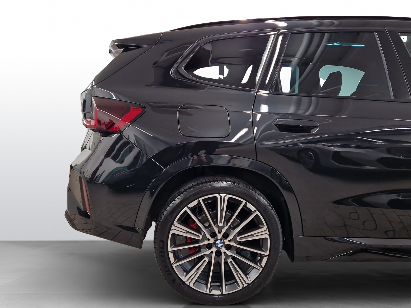 BMW X1 xDrive 23i 48V M Sport-image-21