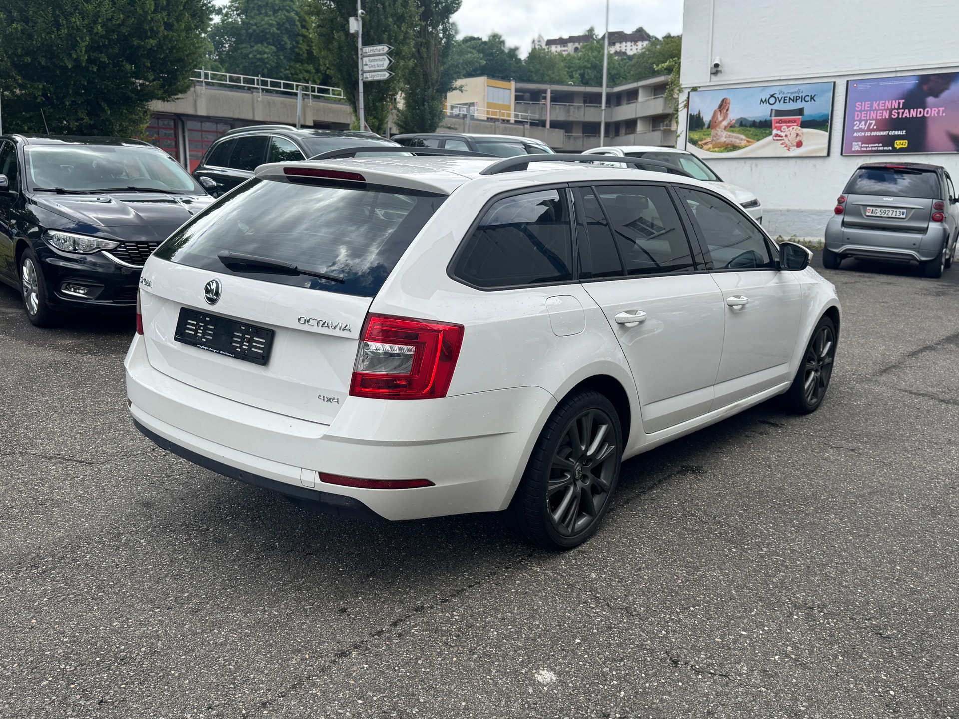 SKODA Octavia Combi 2.0 TDI Style 4x4-image-3