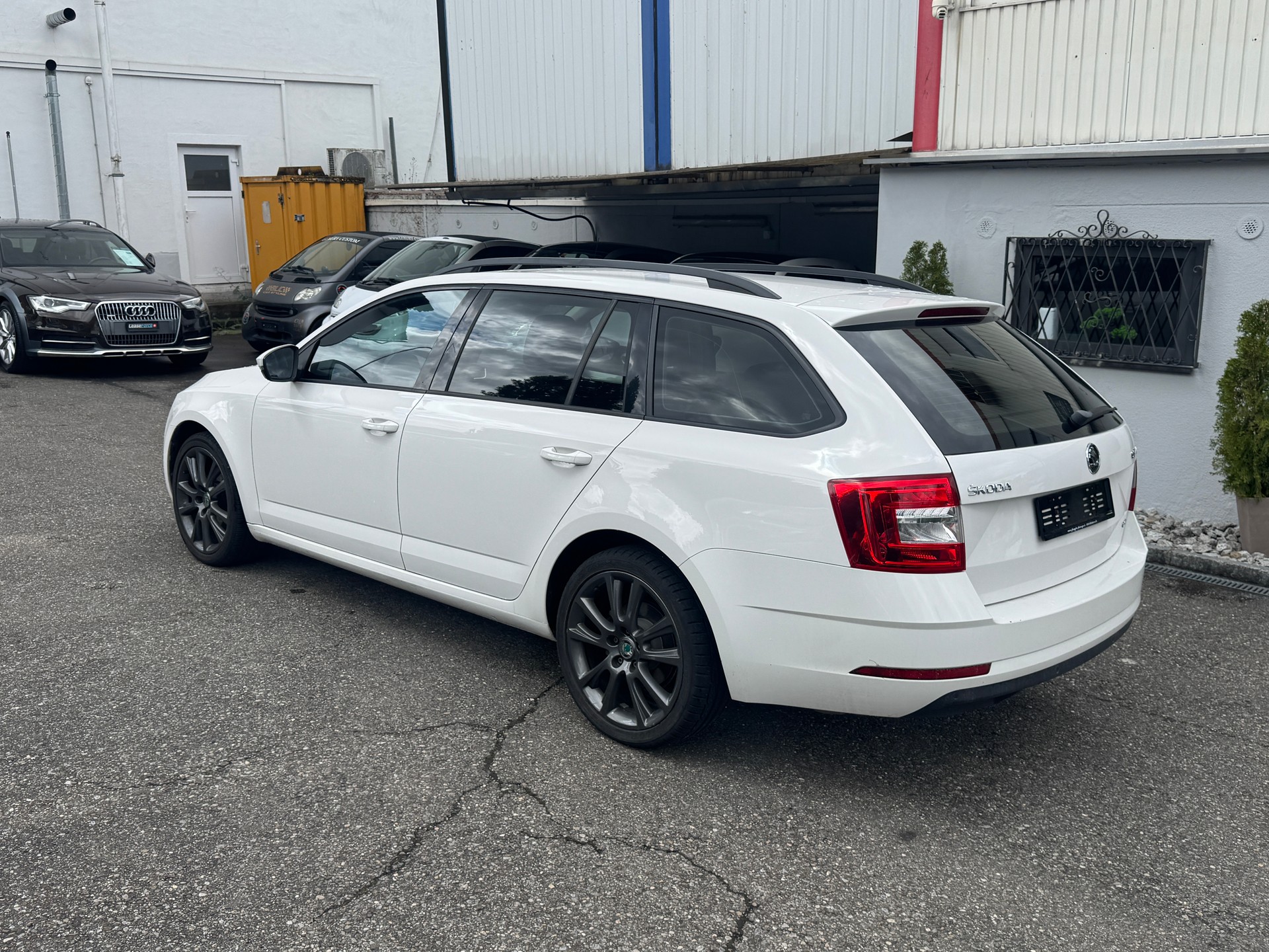 SKODA Octavia Combi 2.0 TDI Style 4x4-image-1