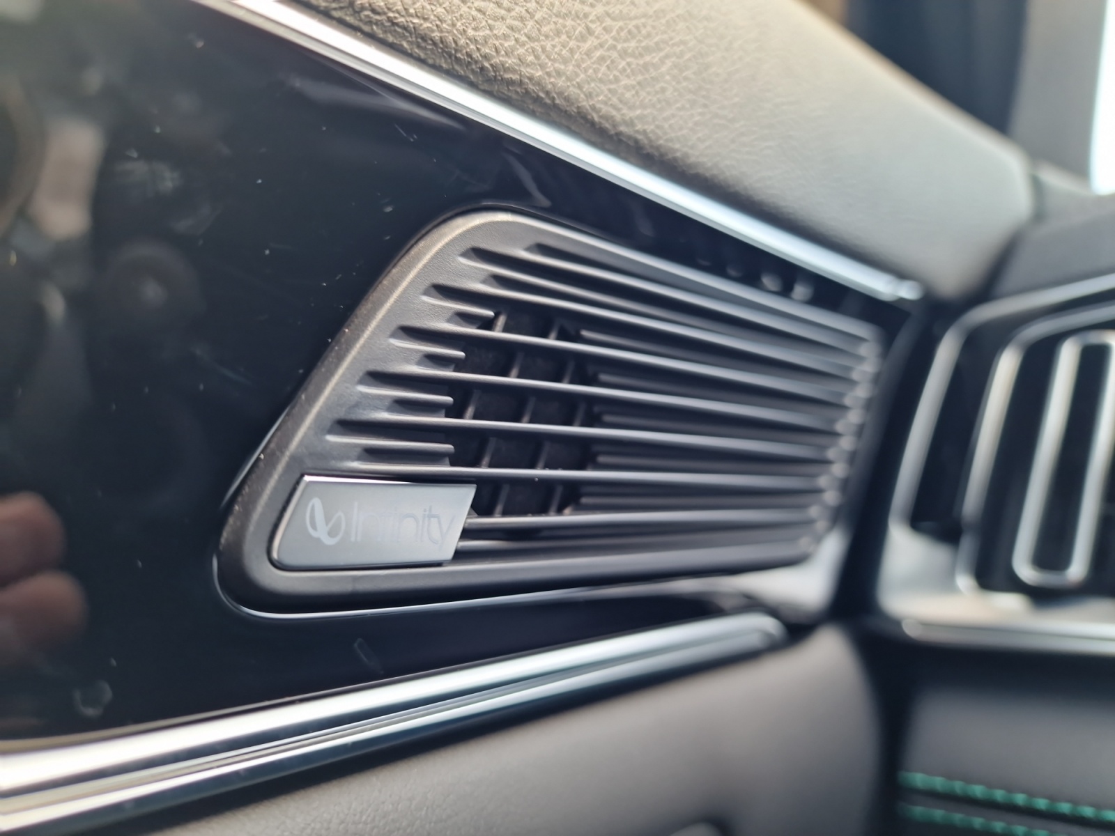 BYD Seal U DM-i Design AWD Panorama 324 PS-image-15