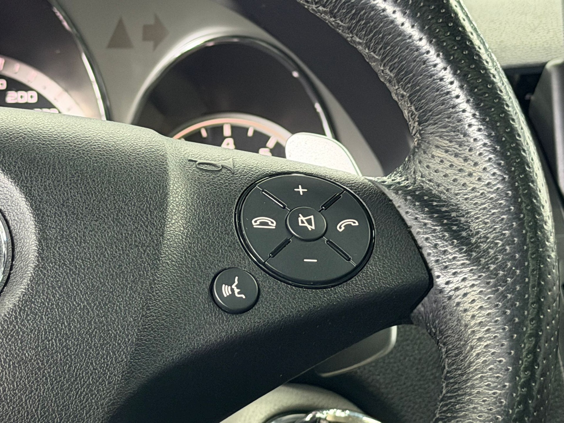 MERCEDES-BENZ C 63 AMG Avantgarde 7G-Tronic-image-9