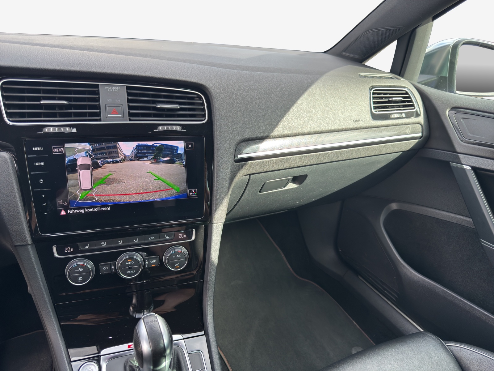 VW Golf Variant 2.0 TSI R 4Motion DSG-image-10