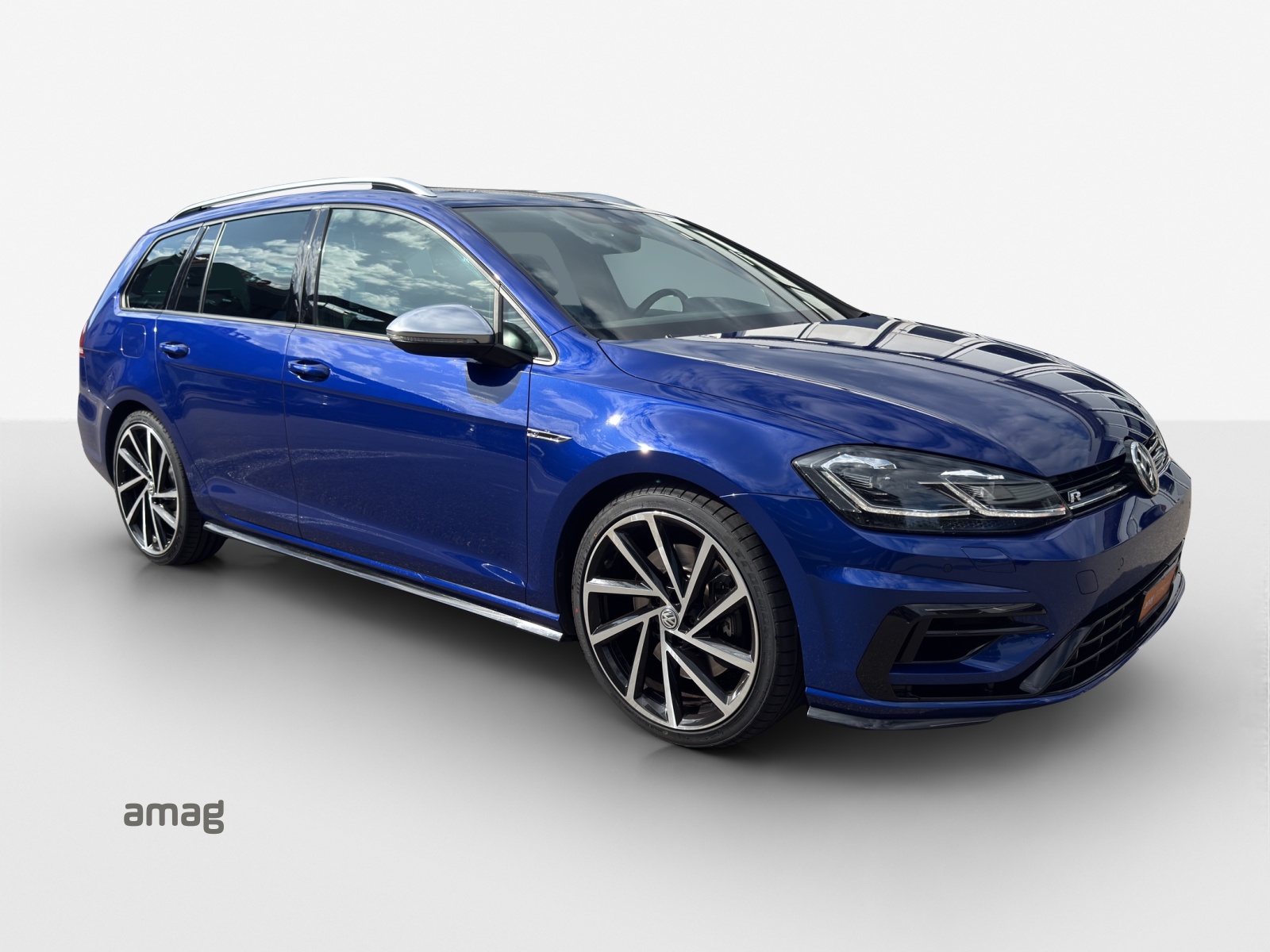 VW Golf Variant 2.0 TSI R 4Motion DSG-image-5