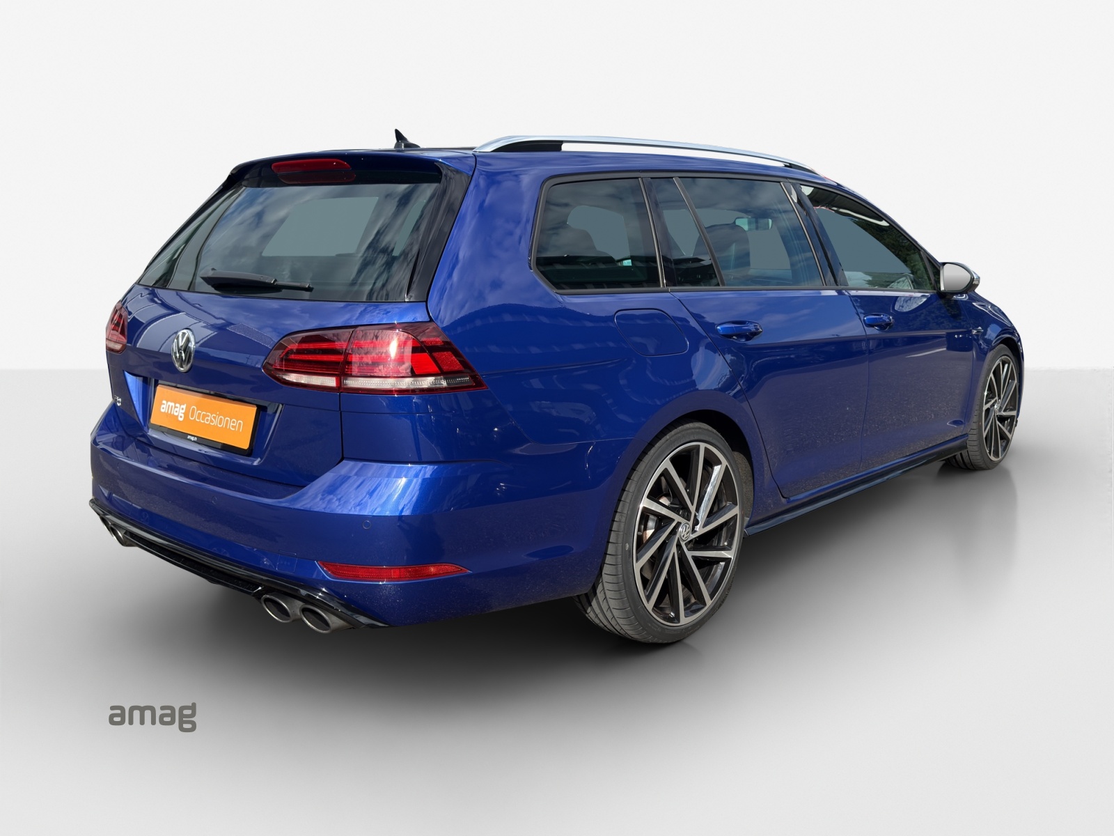 VW Golf Variant 2.0 TSI R 4Motion DSG-image-4