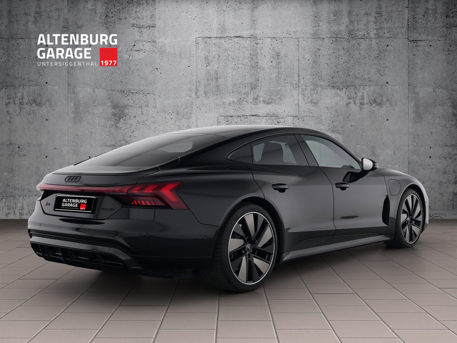 AUDI RS e-tron GT quattro Carbon Optik-showroom-element-3