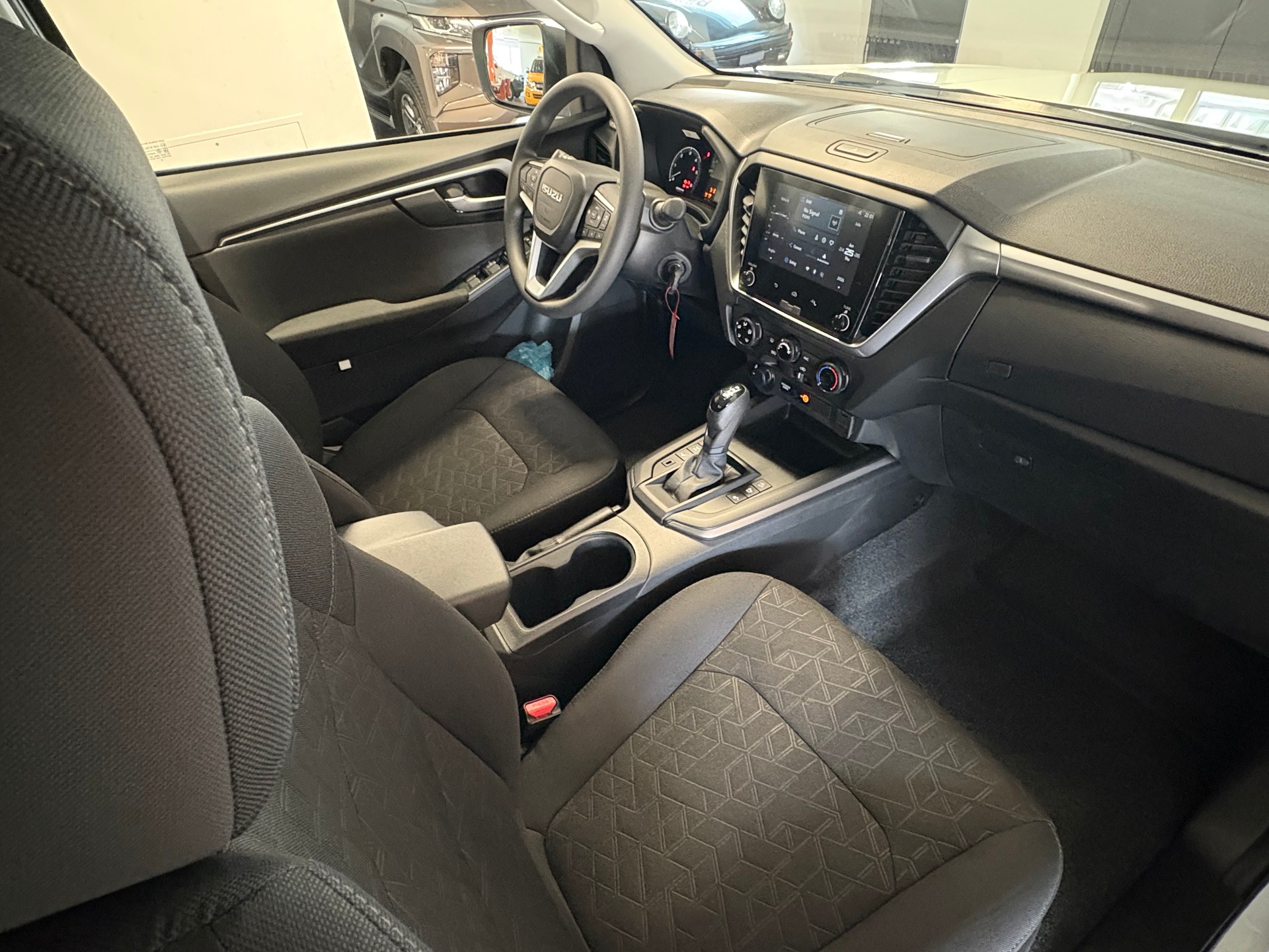 ISUZU D-MAX 1.9 CrewCab N60BB+ 4x4-image-10