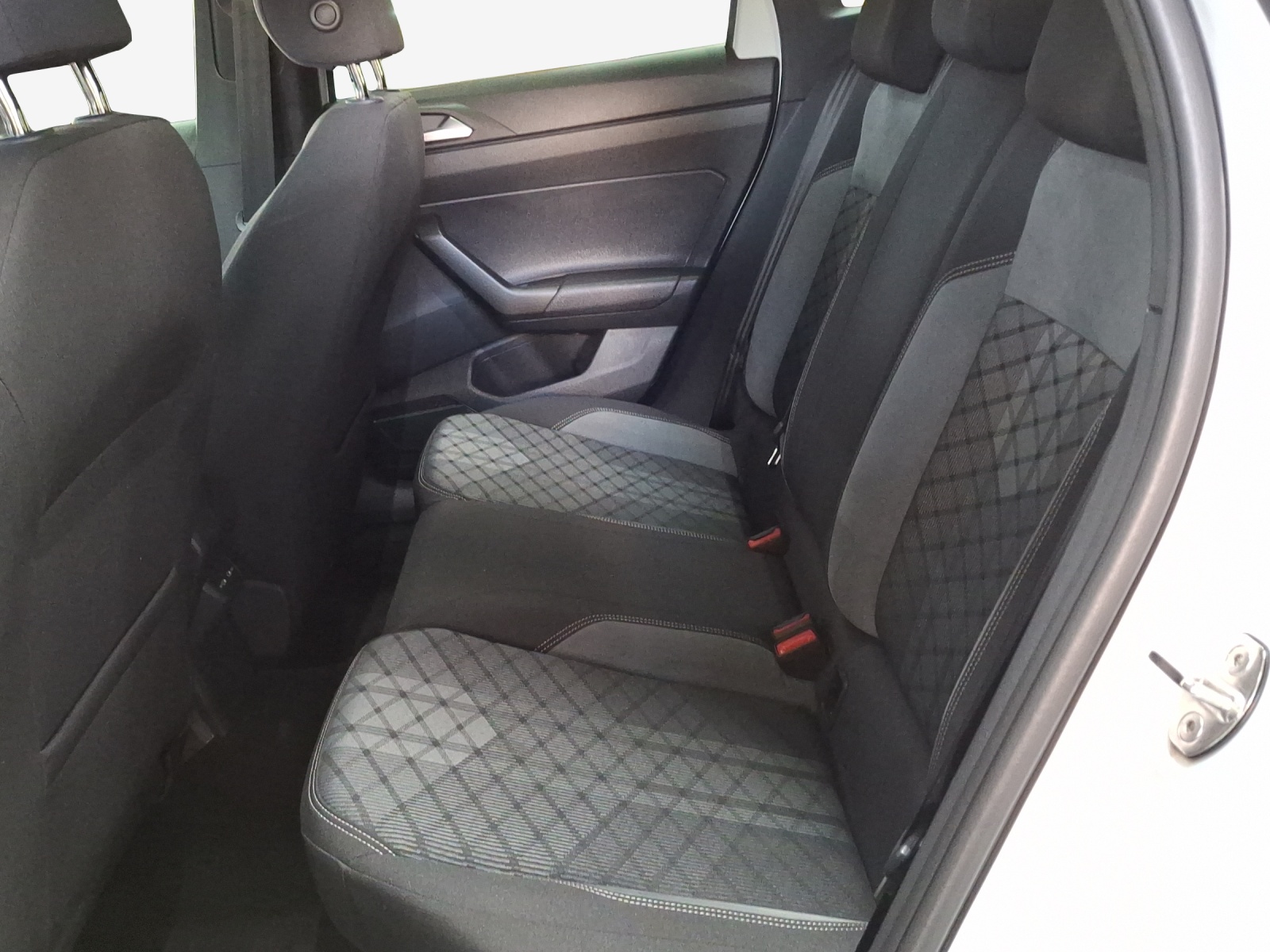 VW Taigo 1.5 TSI R-Line DSG-image-11