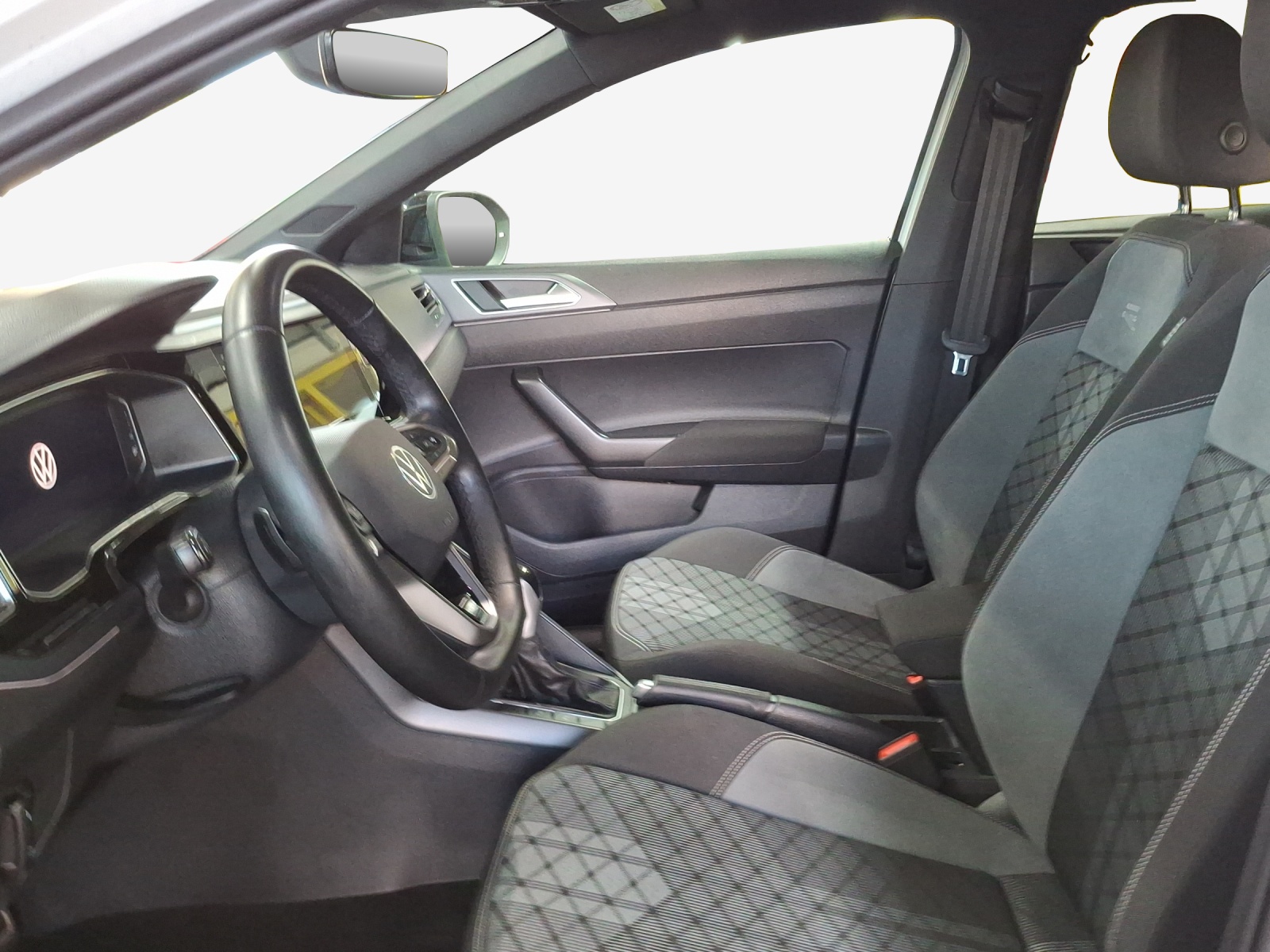 VW Taigo 1.5 TSI R-Line DSG-image-7