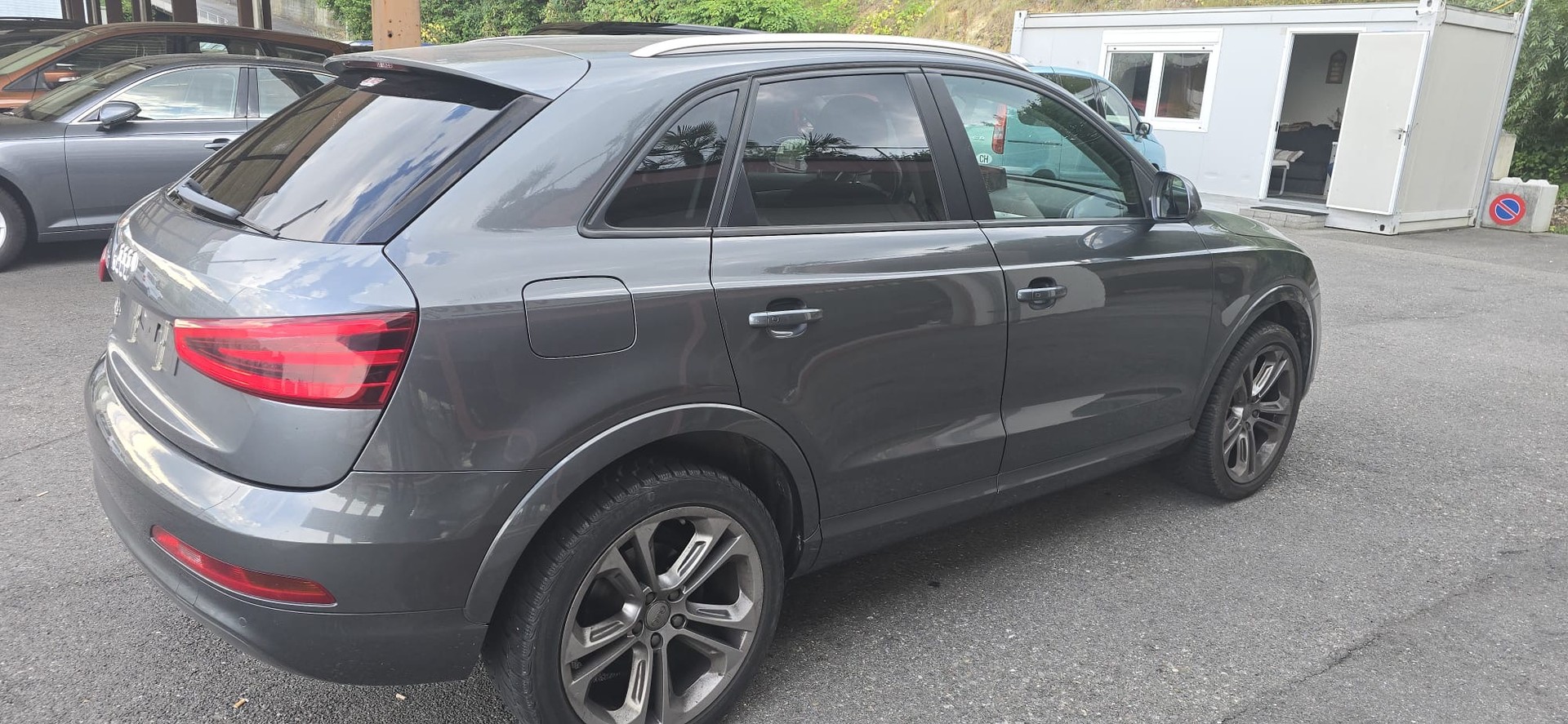 AUDI Q3 2.0 TFSI quattro-image-3