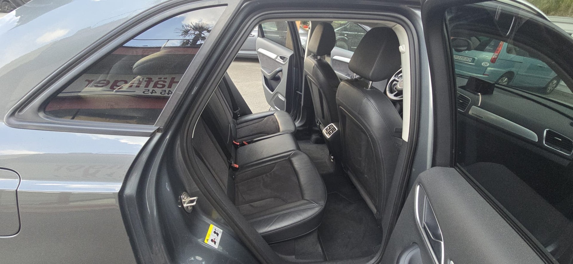 AUDI Q3 2.0 TFSI quattro-image-12