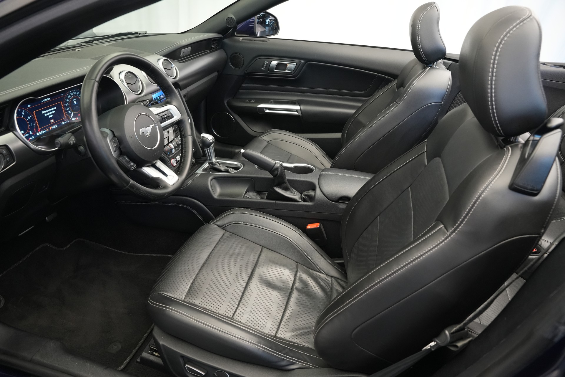 FORD Mustang Convertible 5.0 V8 GT Automat *CH-Fahrzeug*-image-14
