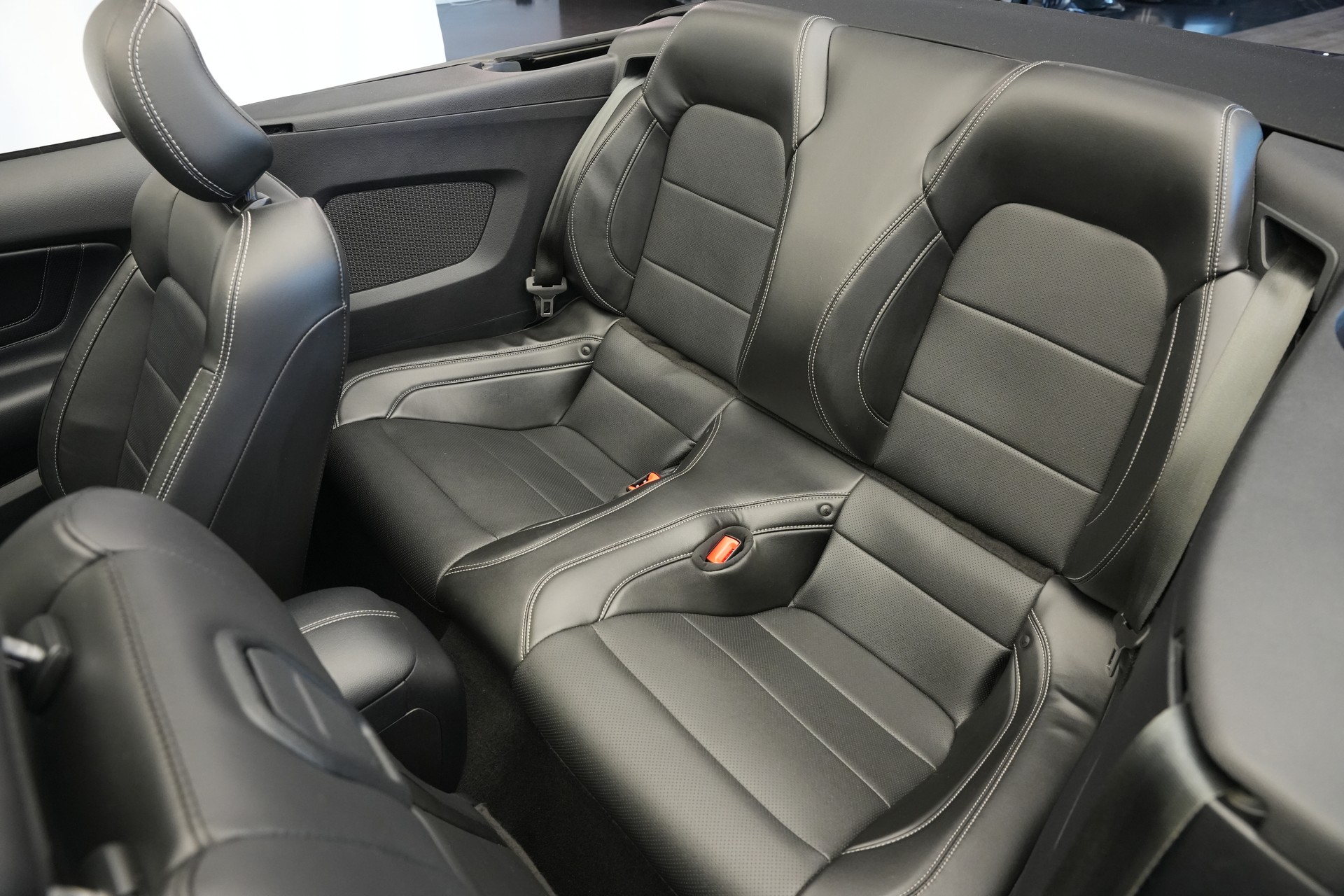 FORD Mustang Convertible 5.0 V8 GT Automat *CH-Fahrzeug*-image-16