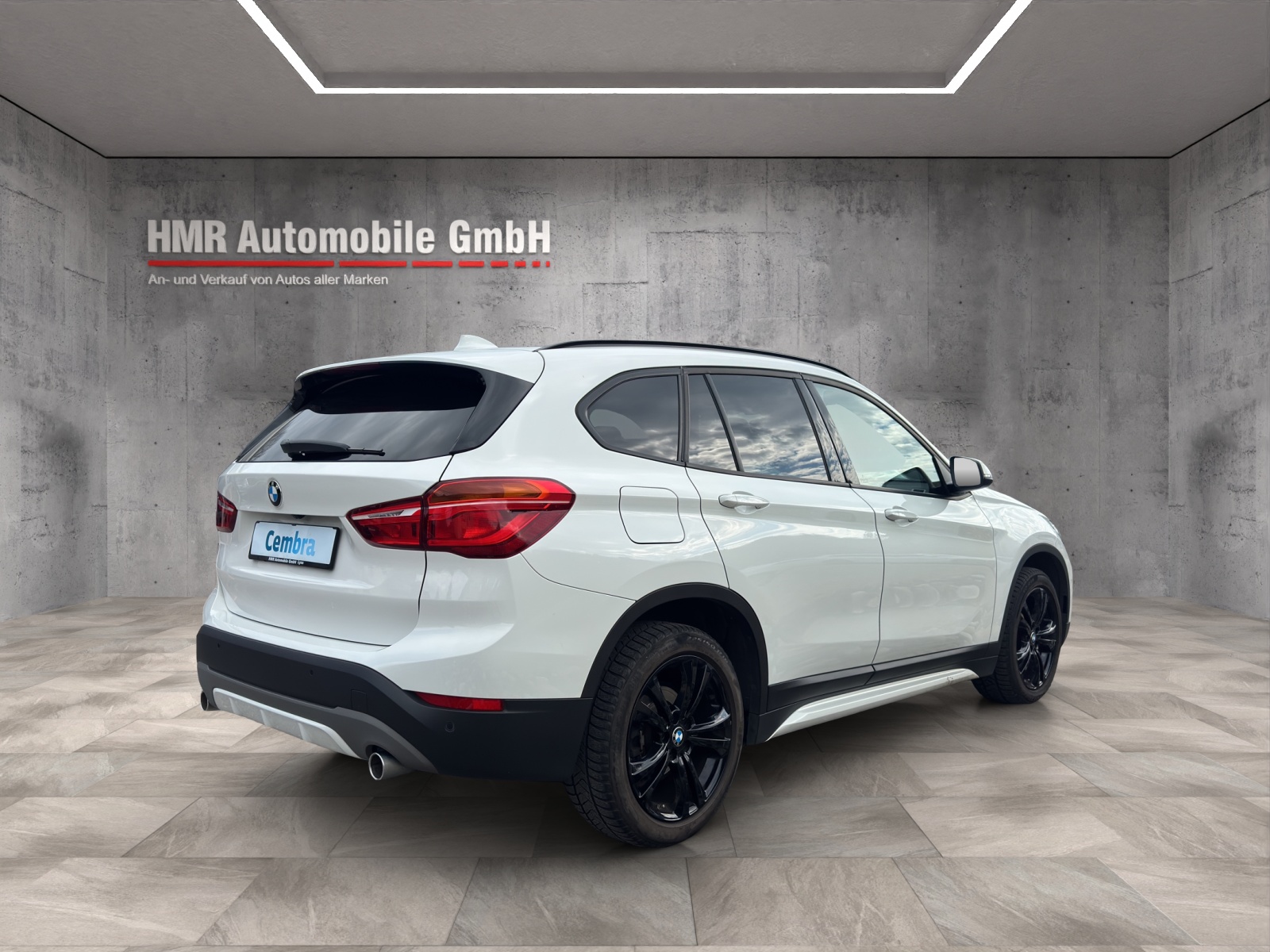 BMW X1 xDrive 18d Sport Line Steptronic-showroom-element-3