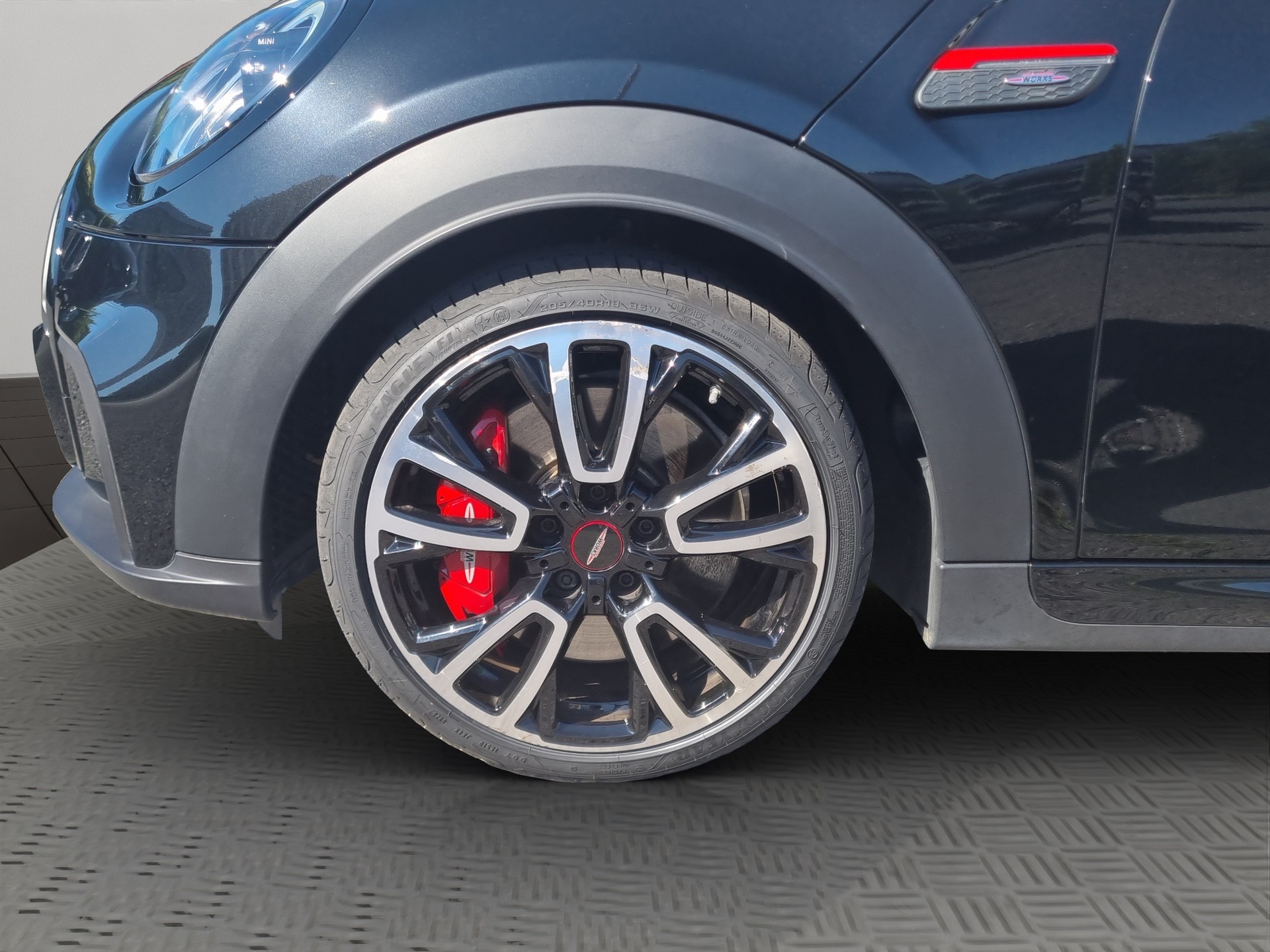 MINI Cooper John Cooper Works Cabriolet Steptronic-image-8