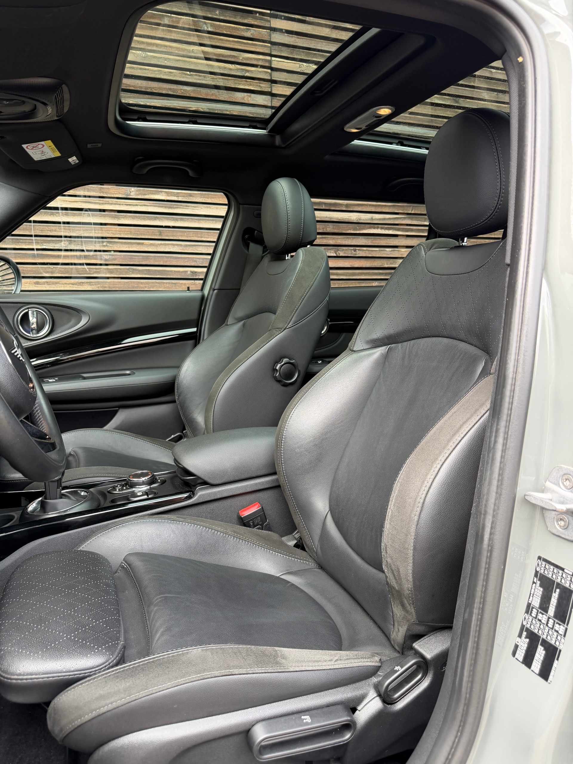 MINI Clubman Cooper-image-13