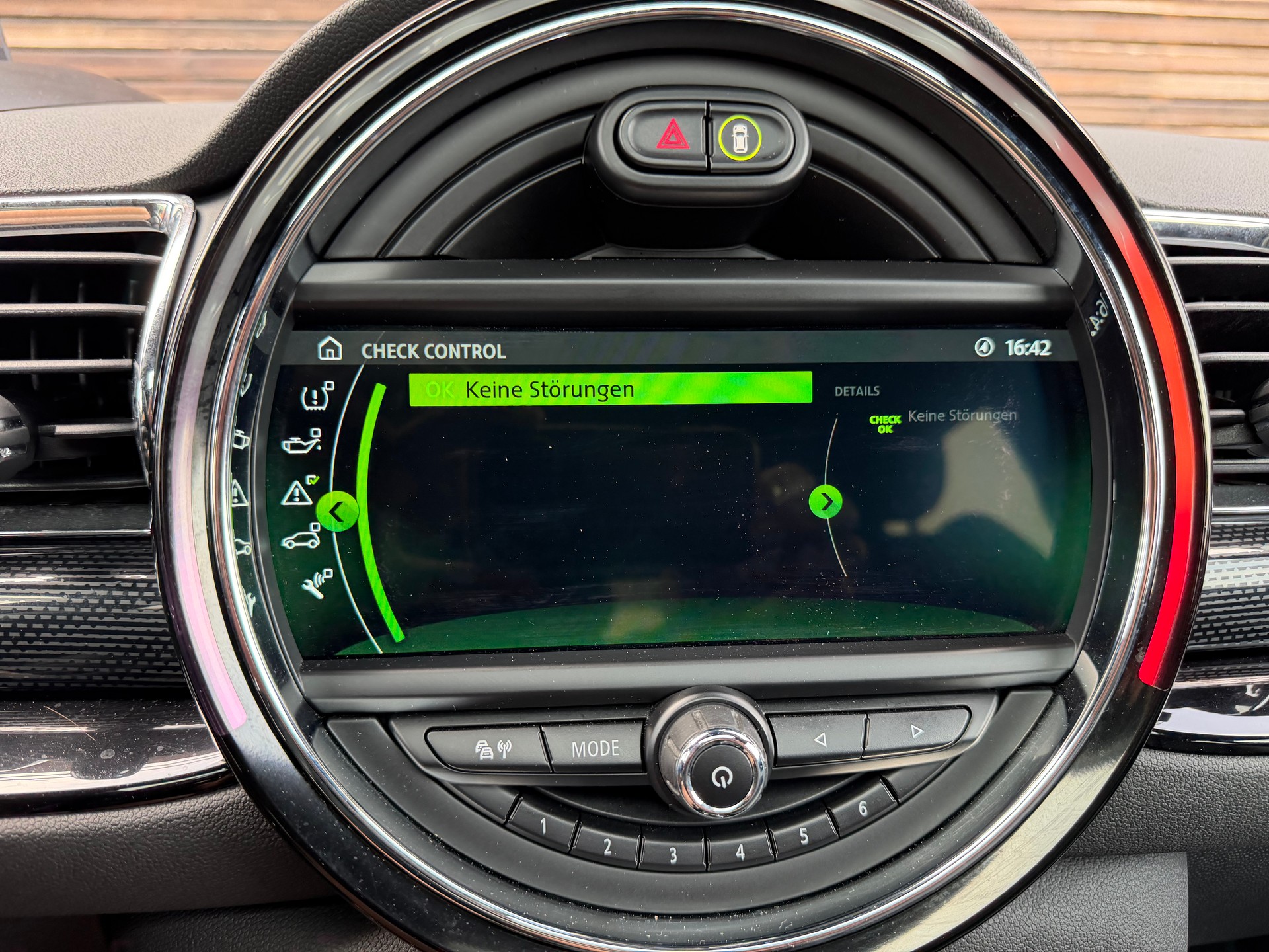 MINI Clubman Cooper-image-8