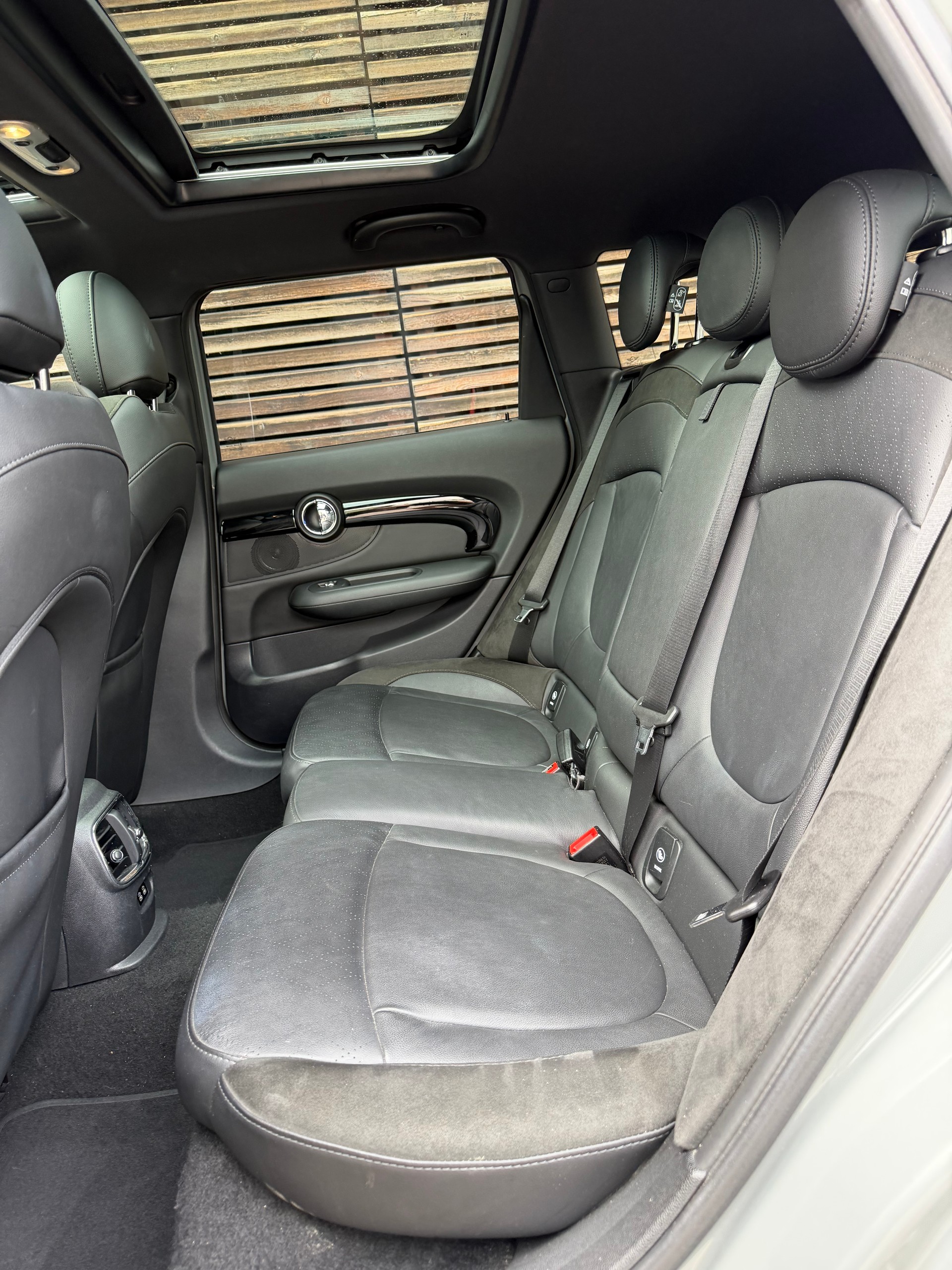 MINI Clubman Cooper-image-14