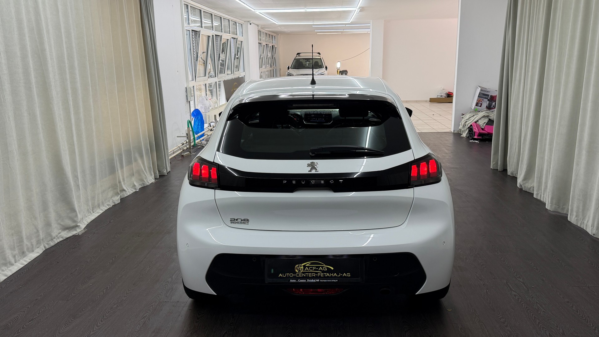 PEUGEOT 208 1.5 BlueHDi Active Pack-image-4