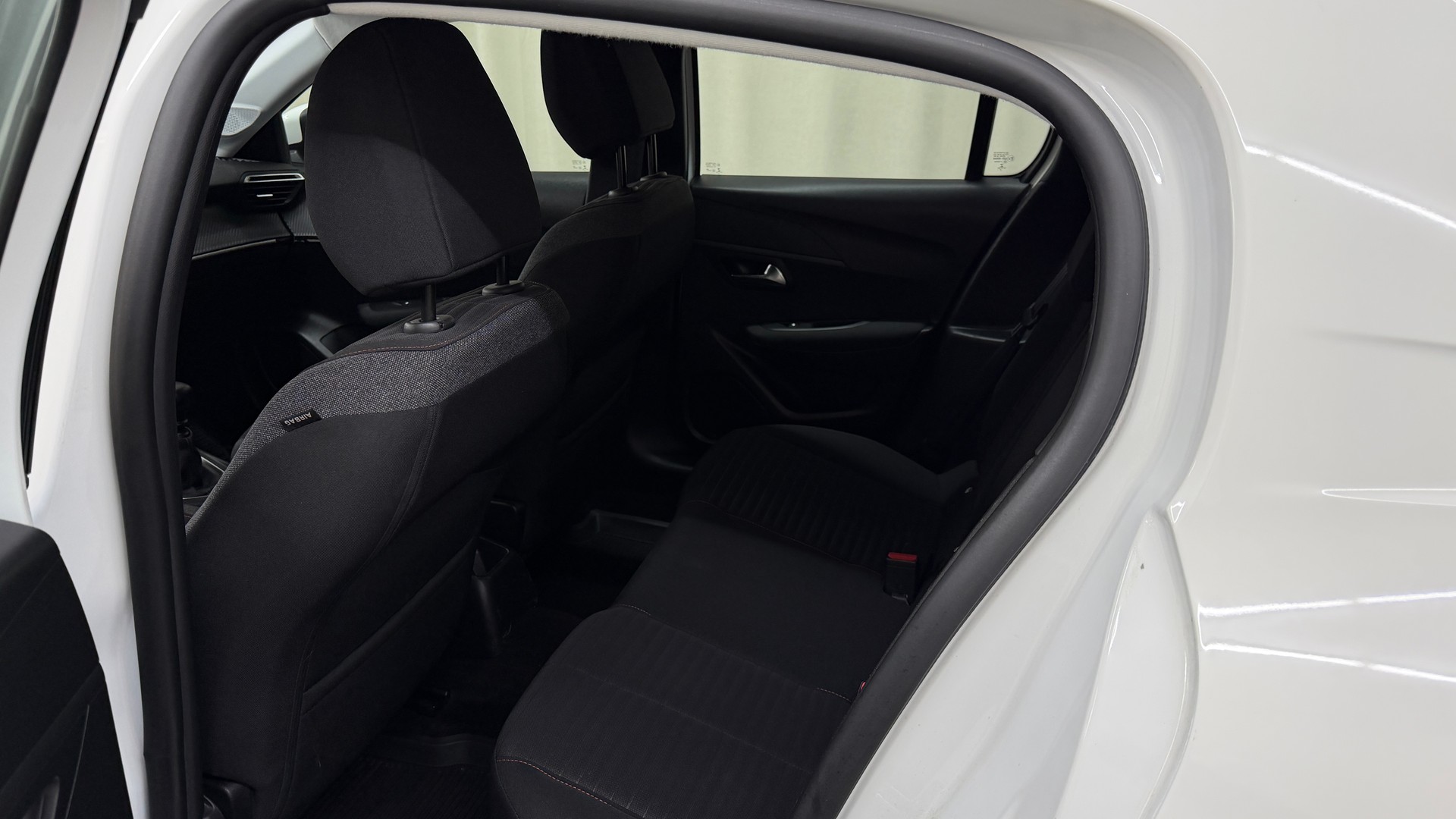 PEUGEOT 208 1.5 BlueHDi Active Pack-image-12