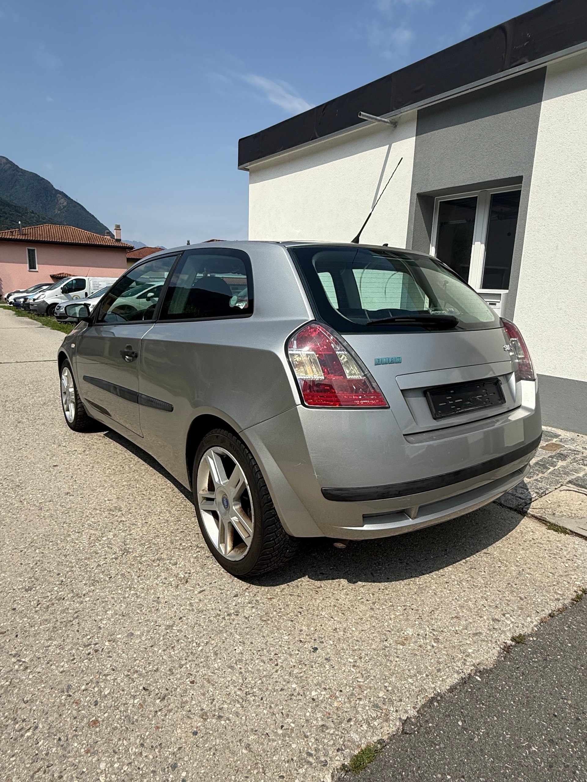 FIAT Stilo 1.8 16V Swiss-image-4