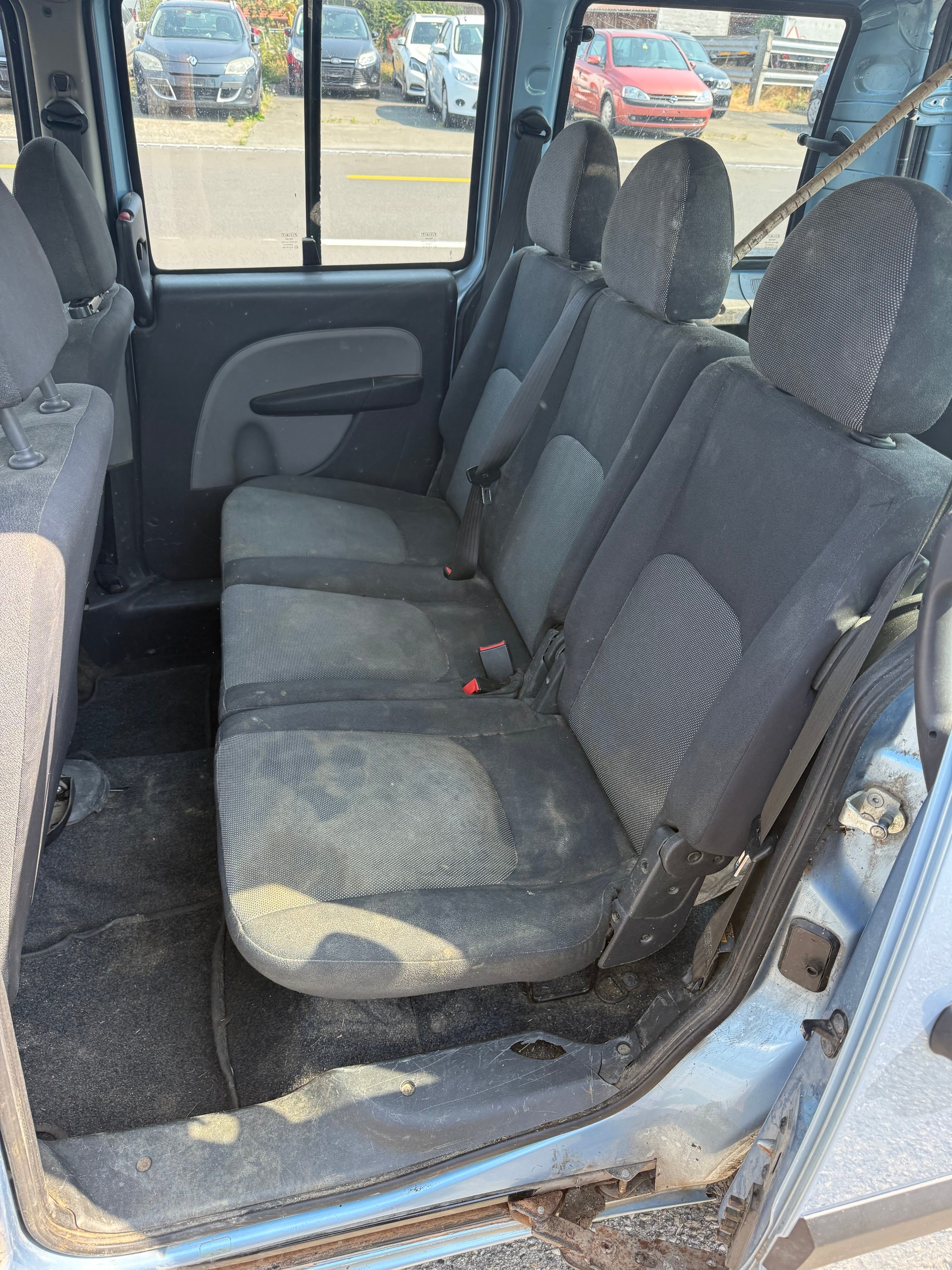 FIAT Doblò 1.9 JTD eMusica-image-5
