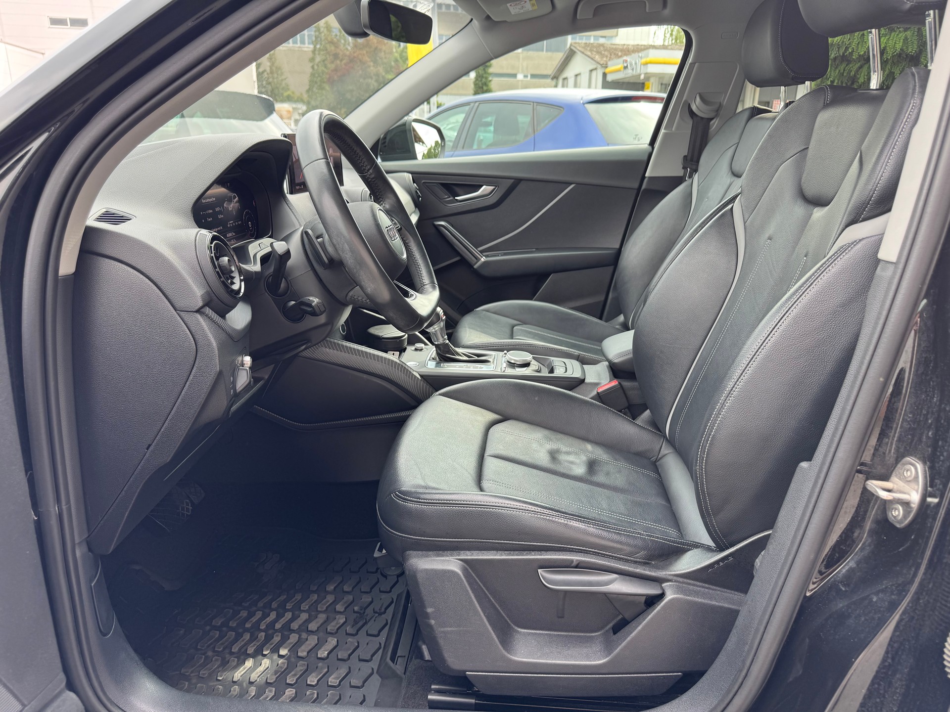 AUDI Q2 1.4 TFSI sport S-tronic-image-10