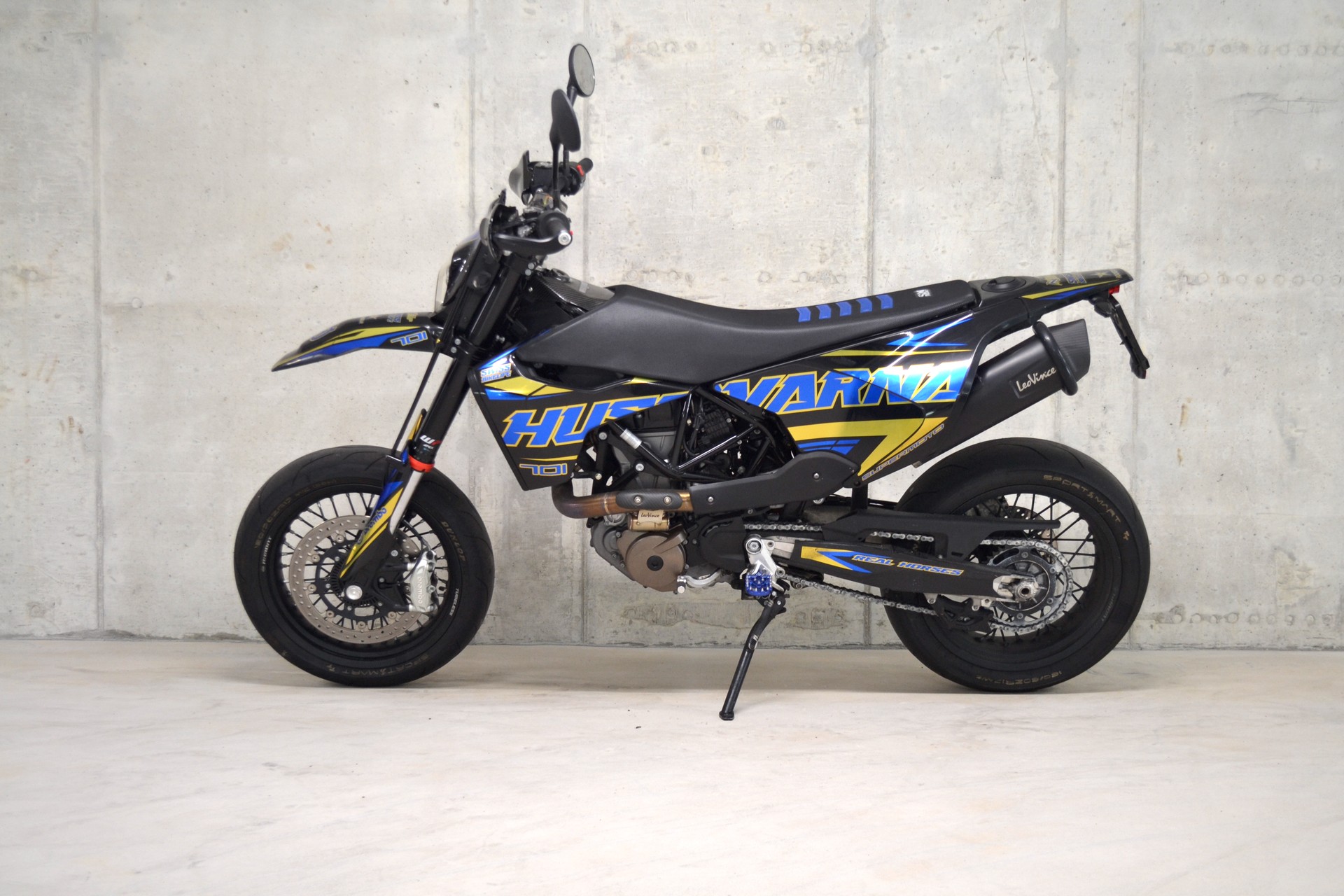 HUSQVARNA 701 Supermoto (35kW)-image-2