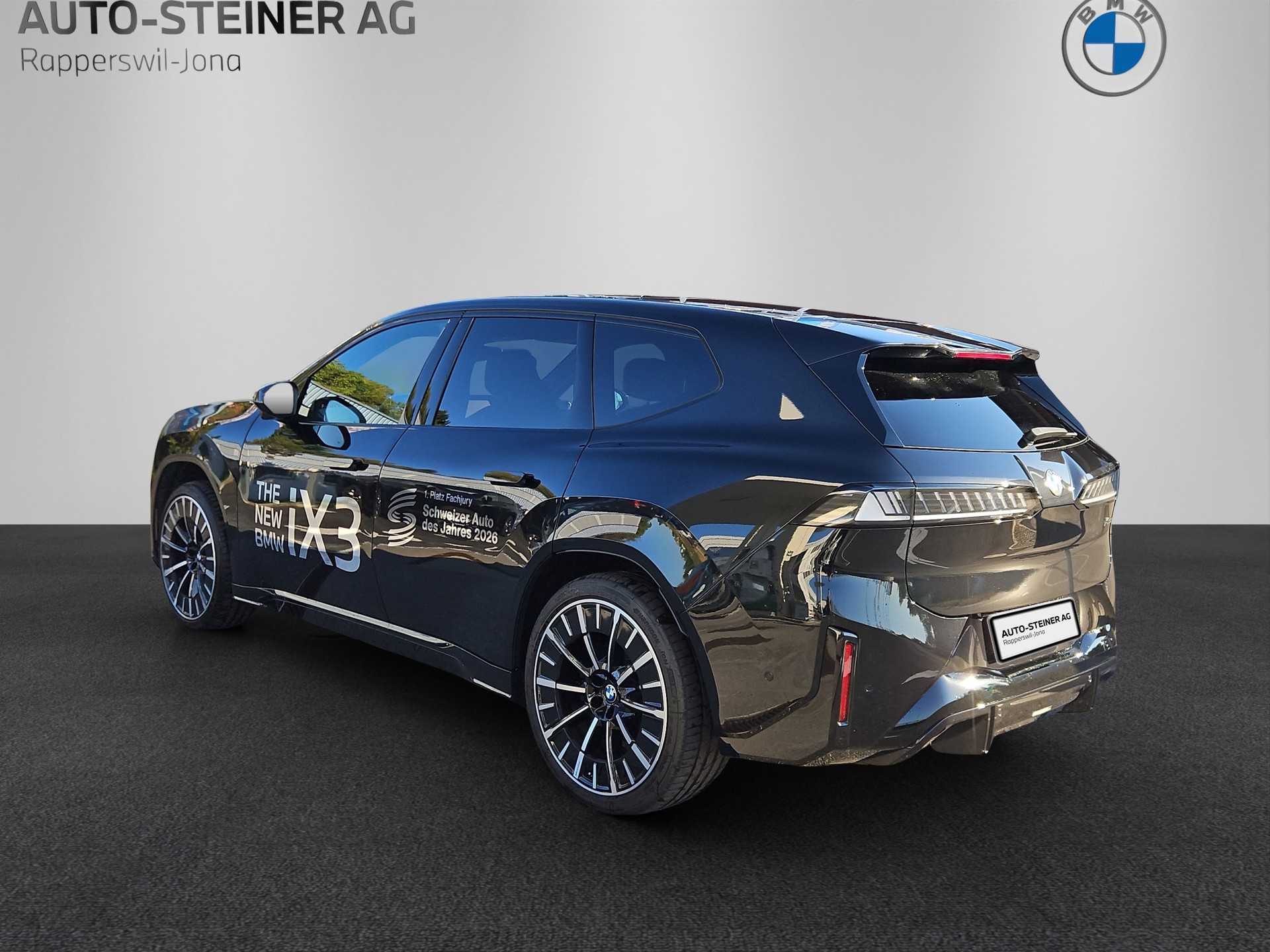 BMW iX3 50 xDrive-showroom-element-2
