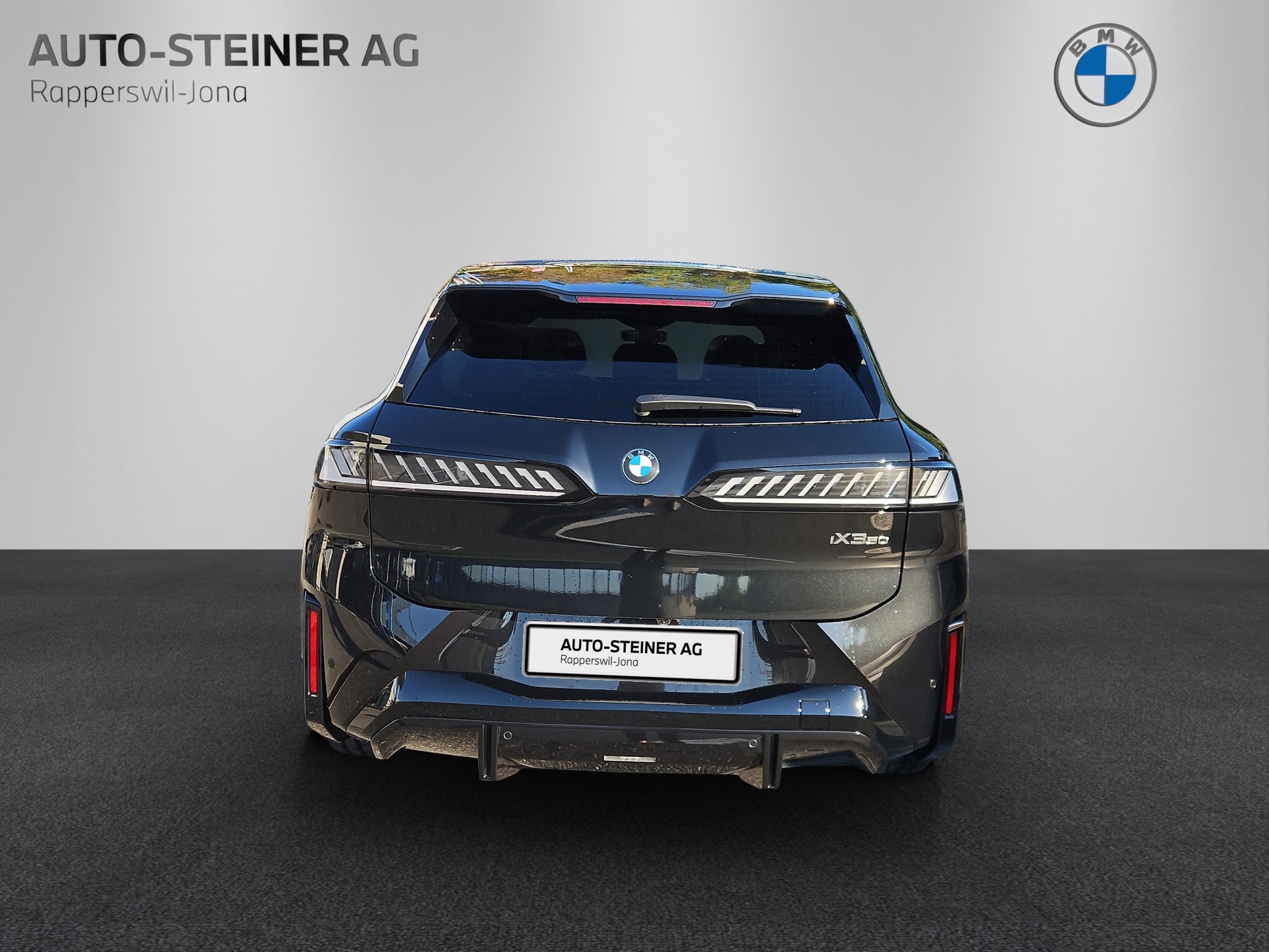 BMW iX3 50 xDrive-showroom-element-3
