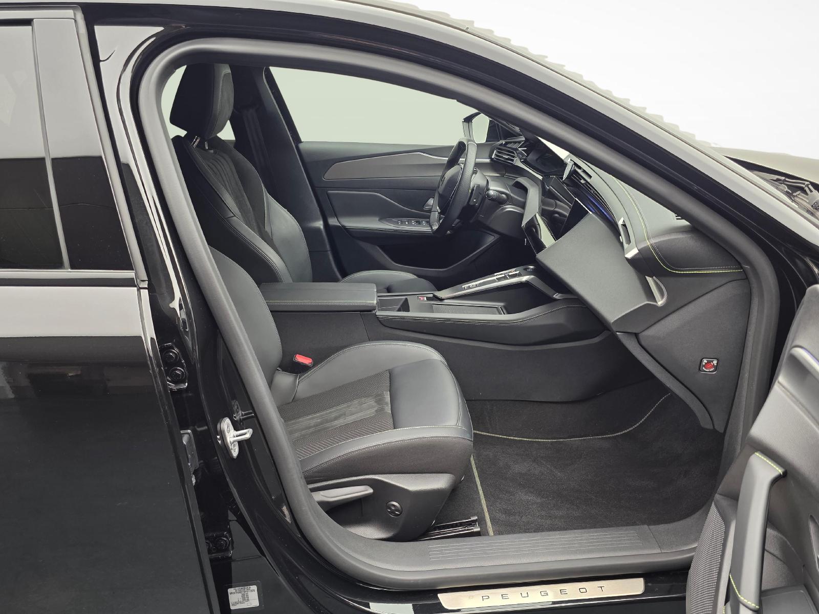 PEUGEOT 308 1.2 PureTech GT Pack-image-9