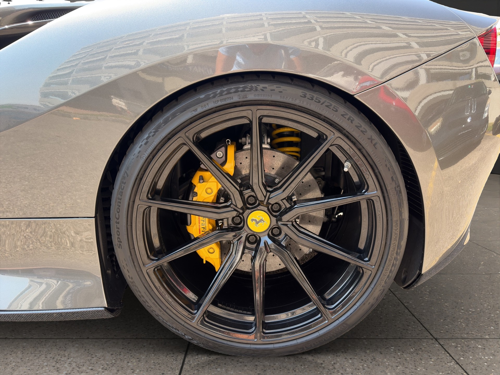 FERRARI F8 Tributo-image-8