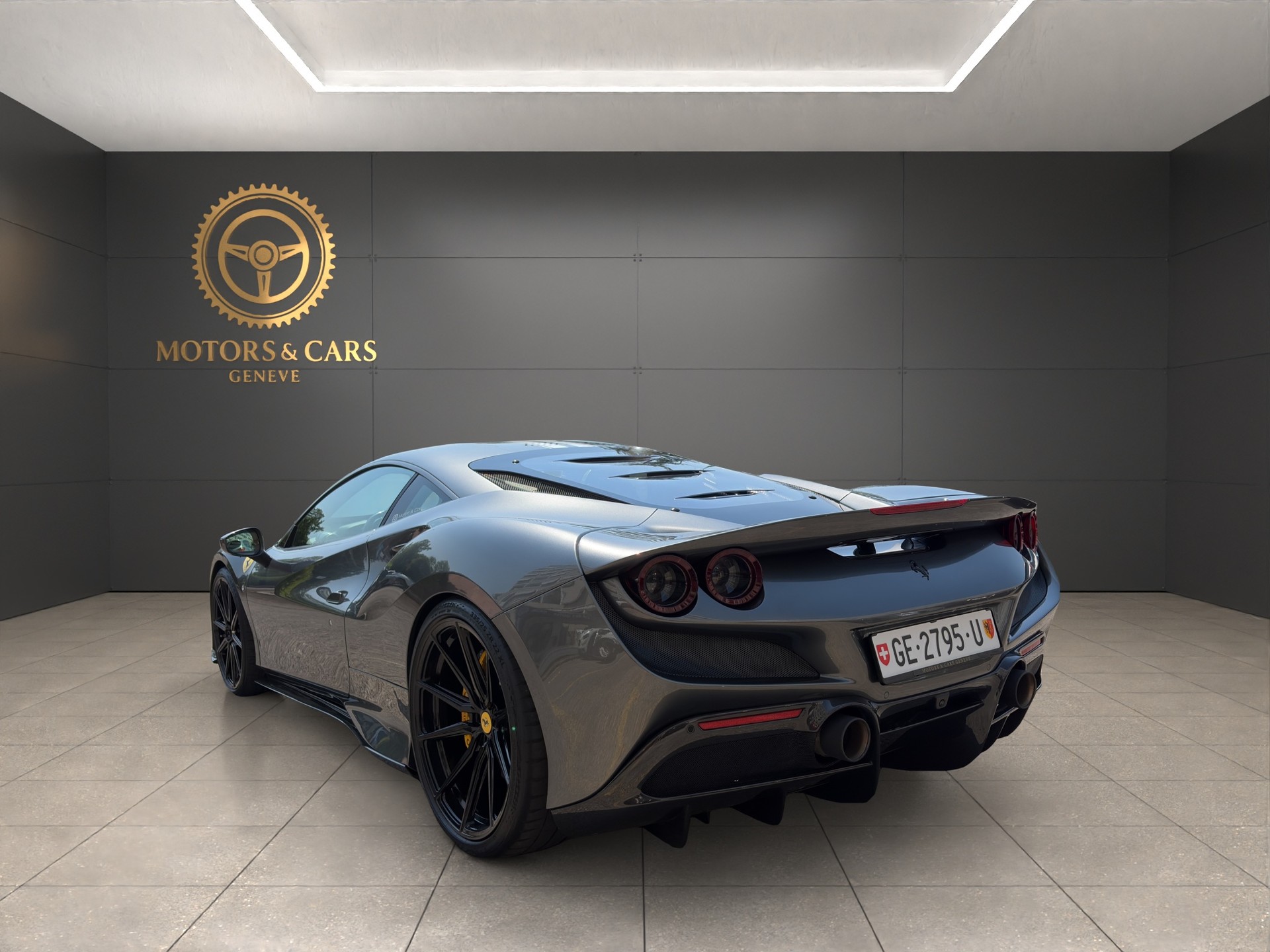 FERRARI F8 Tributo-image-6