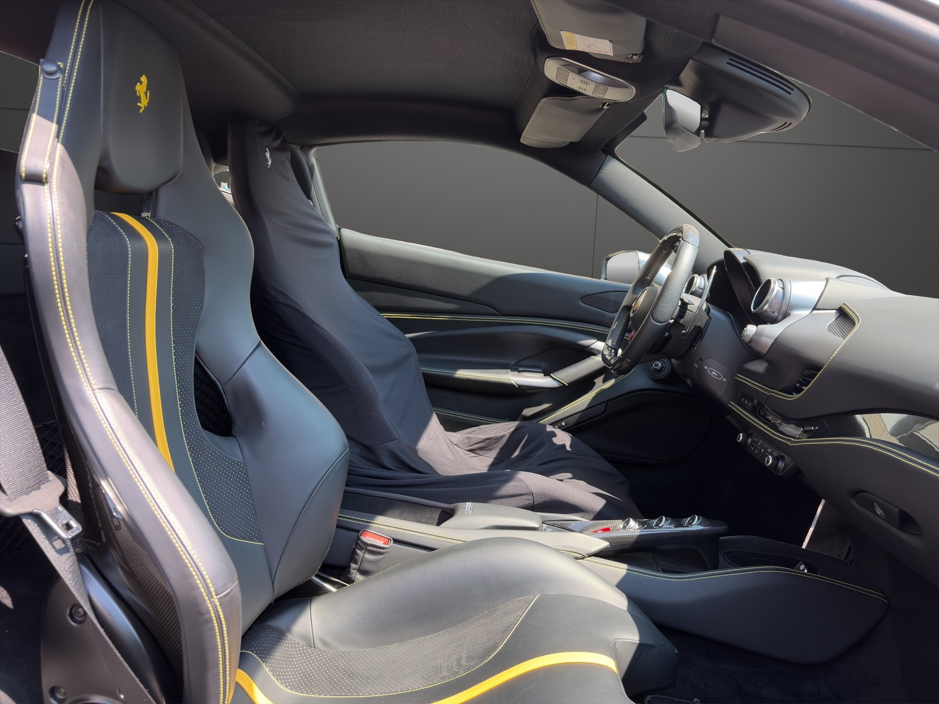 FERRARI F8 Tributo-image-17