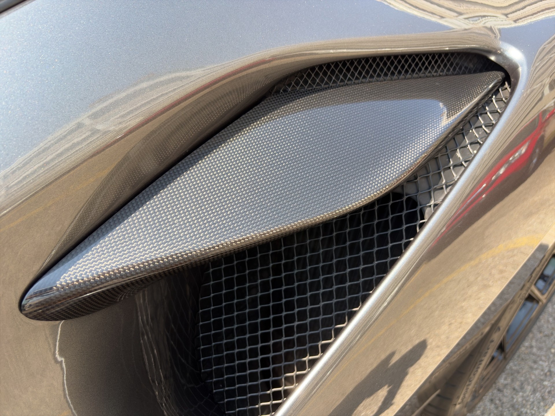 FERRARI F8 Tributo-image-12