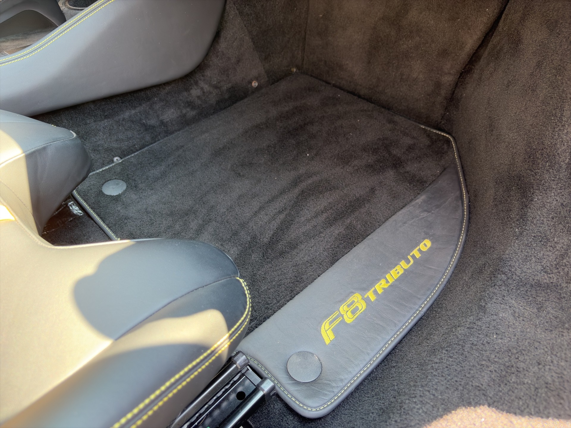 FERRARI F8 Tributo-image-18