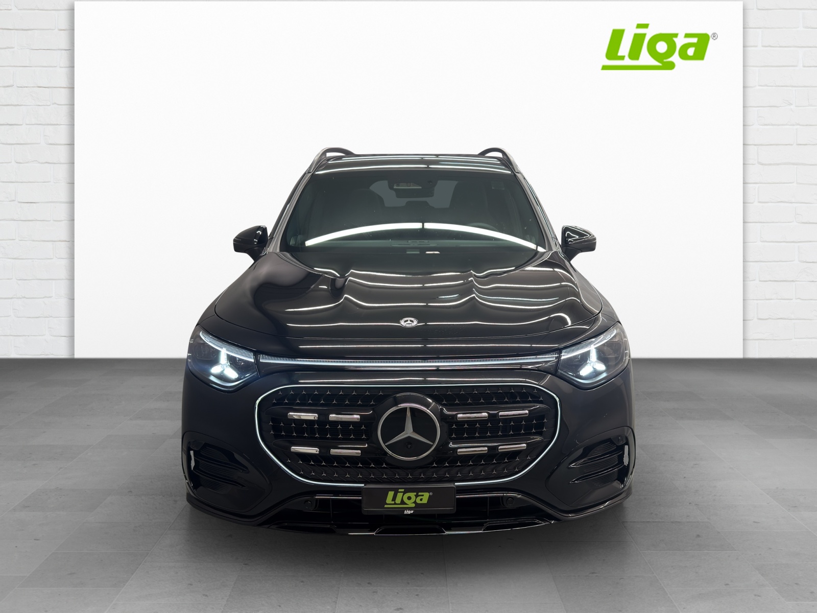 MERCEDES-BENZ GLB 220 AMG Line 4Matic-showroom-element-1